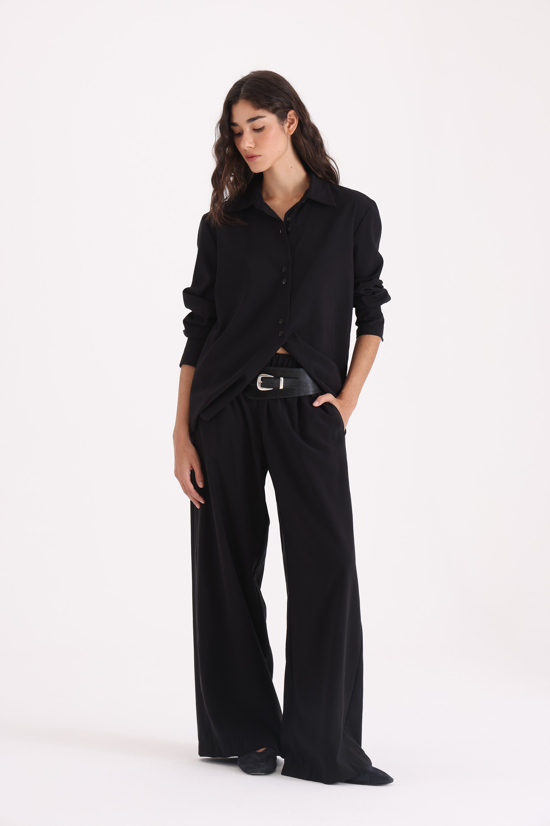 CAMISA-MANGA-LARGA-FLUIDA-NEGRO-0100742102