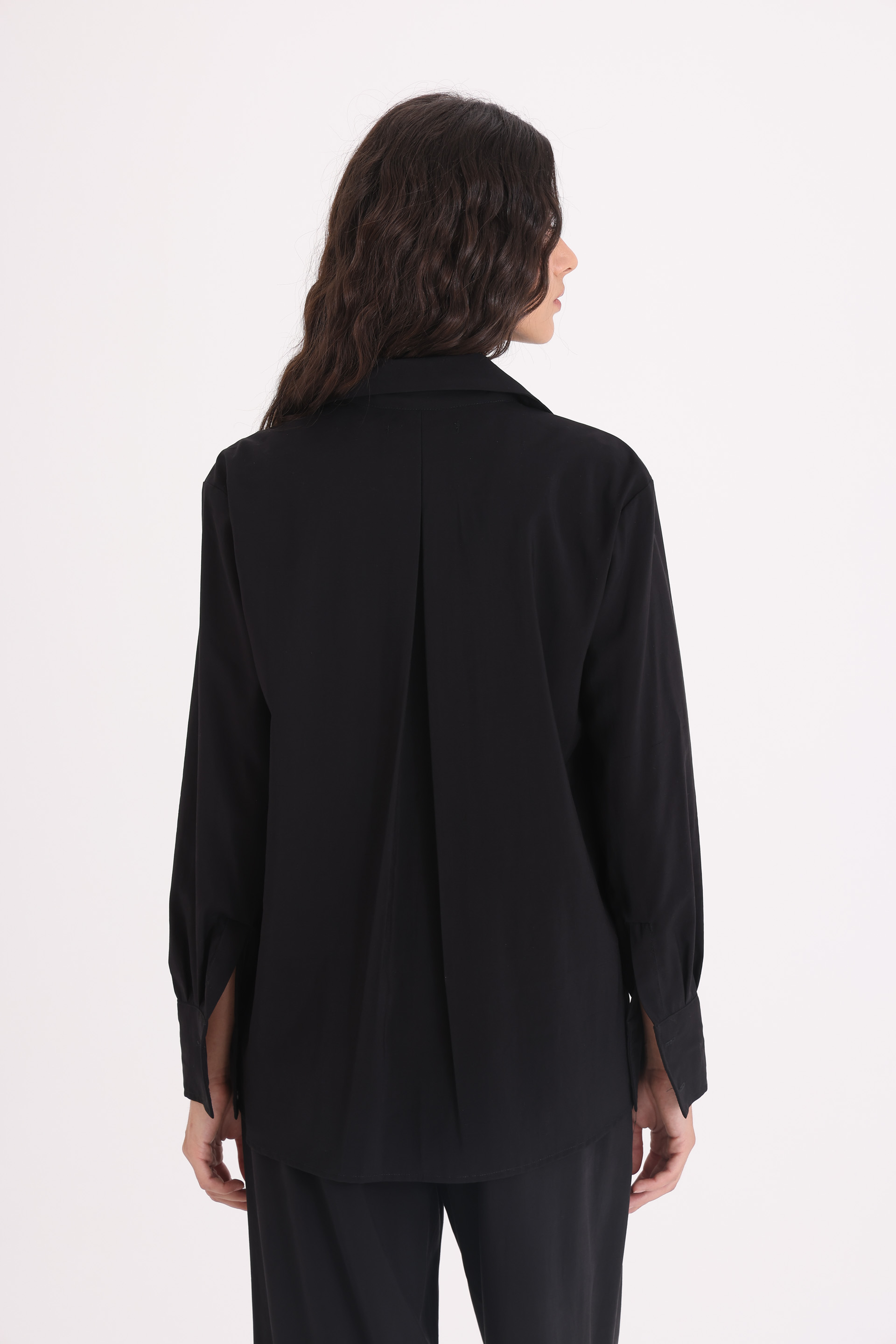 CAMISA-MANGA-LARGA-FLUIDA-NEGRO-0100742102