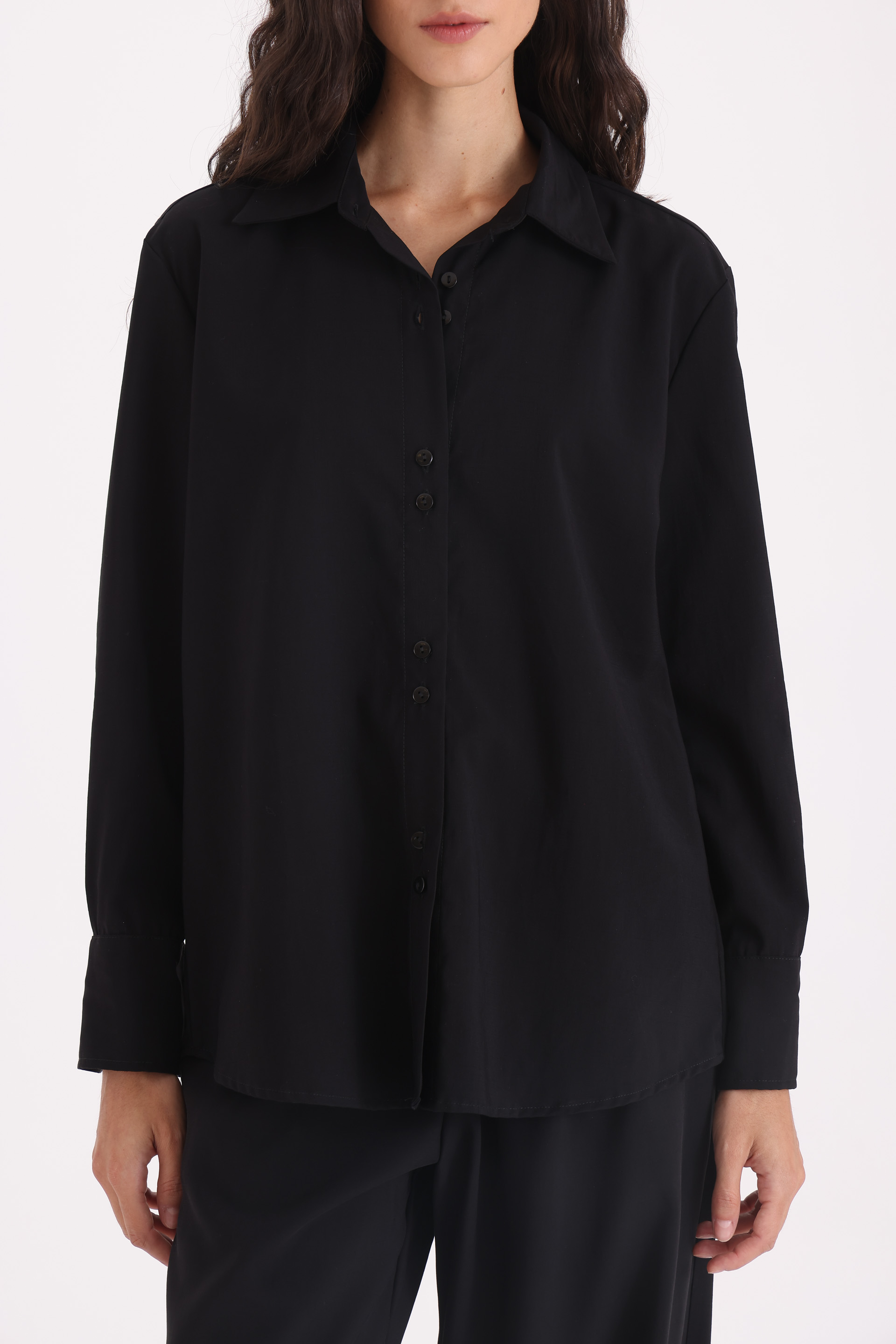 CAMISA-MANGA-LARGA-FLUIDA-NEGRO-0100742102