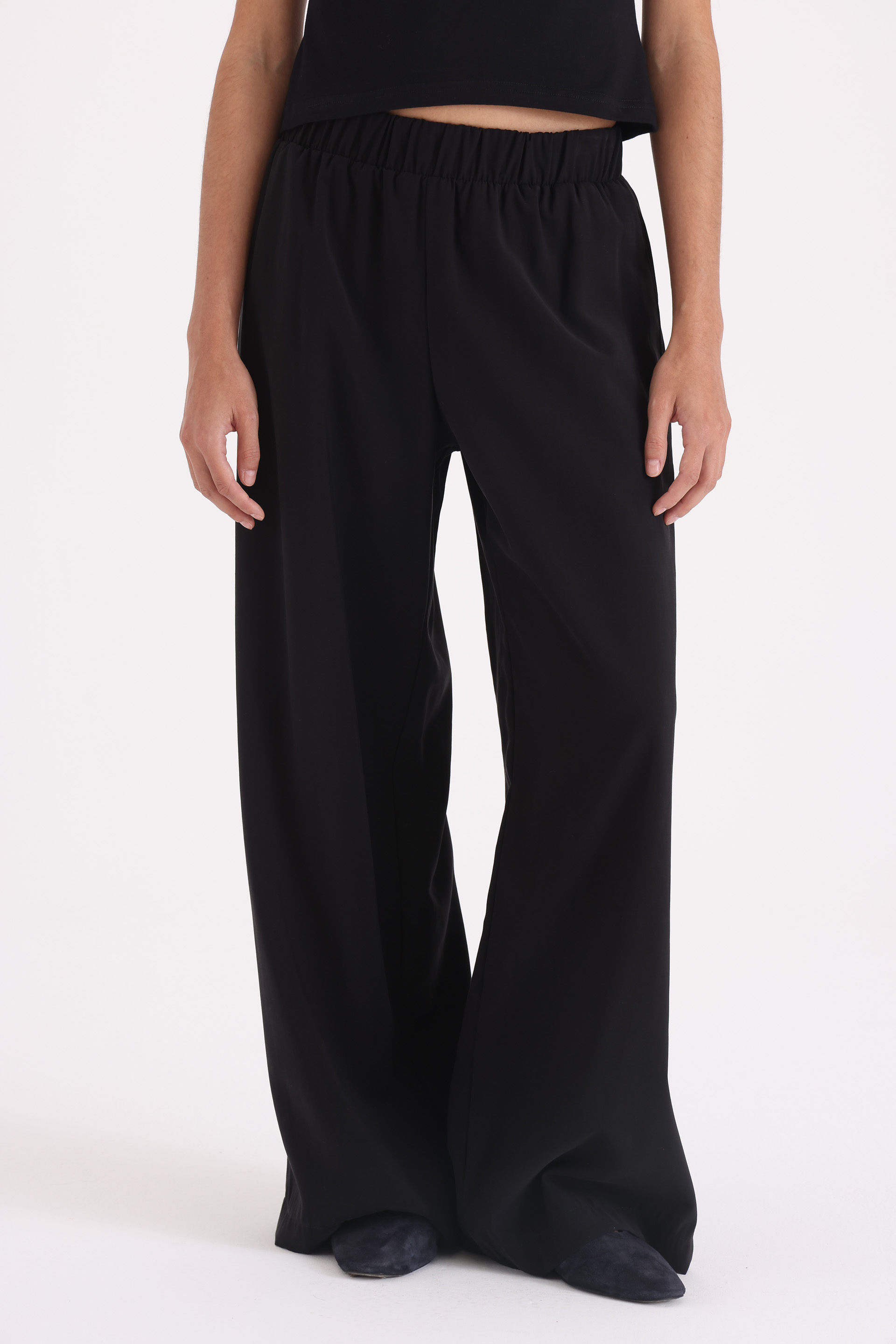 JOGGER-WIDE-LEG-FLUIDO-NEGRO-0300344102