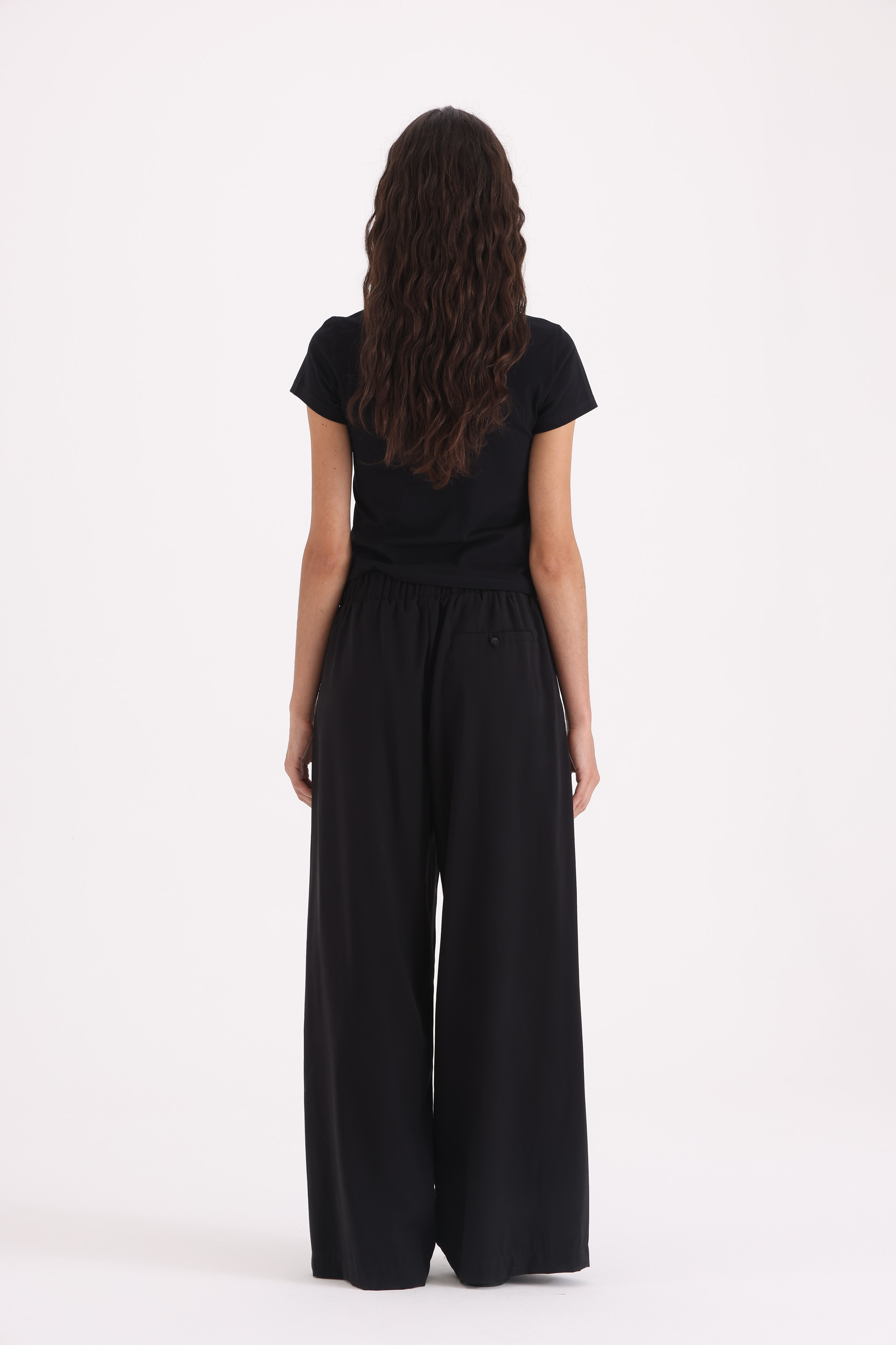 JOGGER-WIDE-LEG-FLUIDO-NEGRO-0300344102