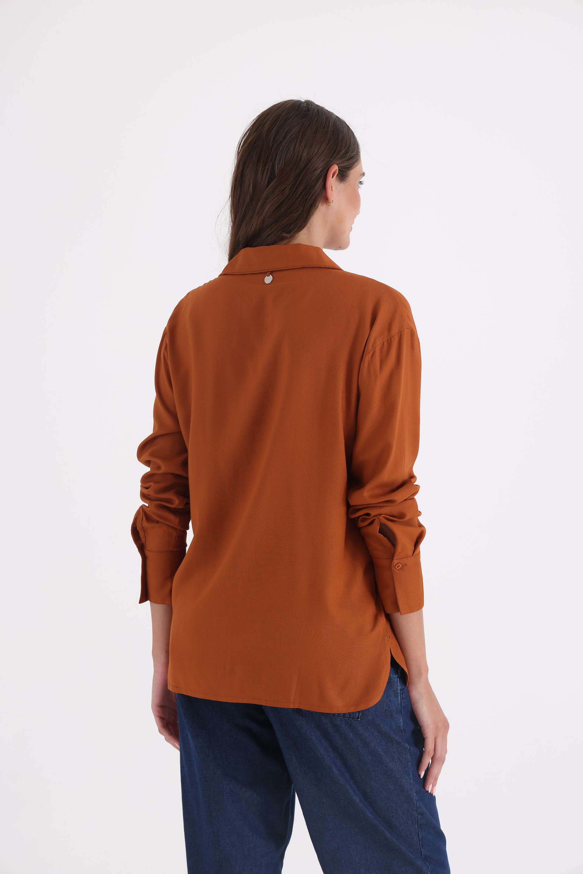 CAMISA-LYOCELL-VANESA-FLUIDA-CARAMELO-0100726143