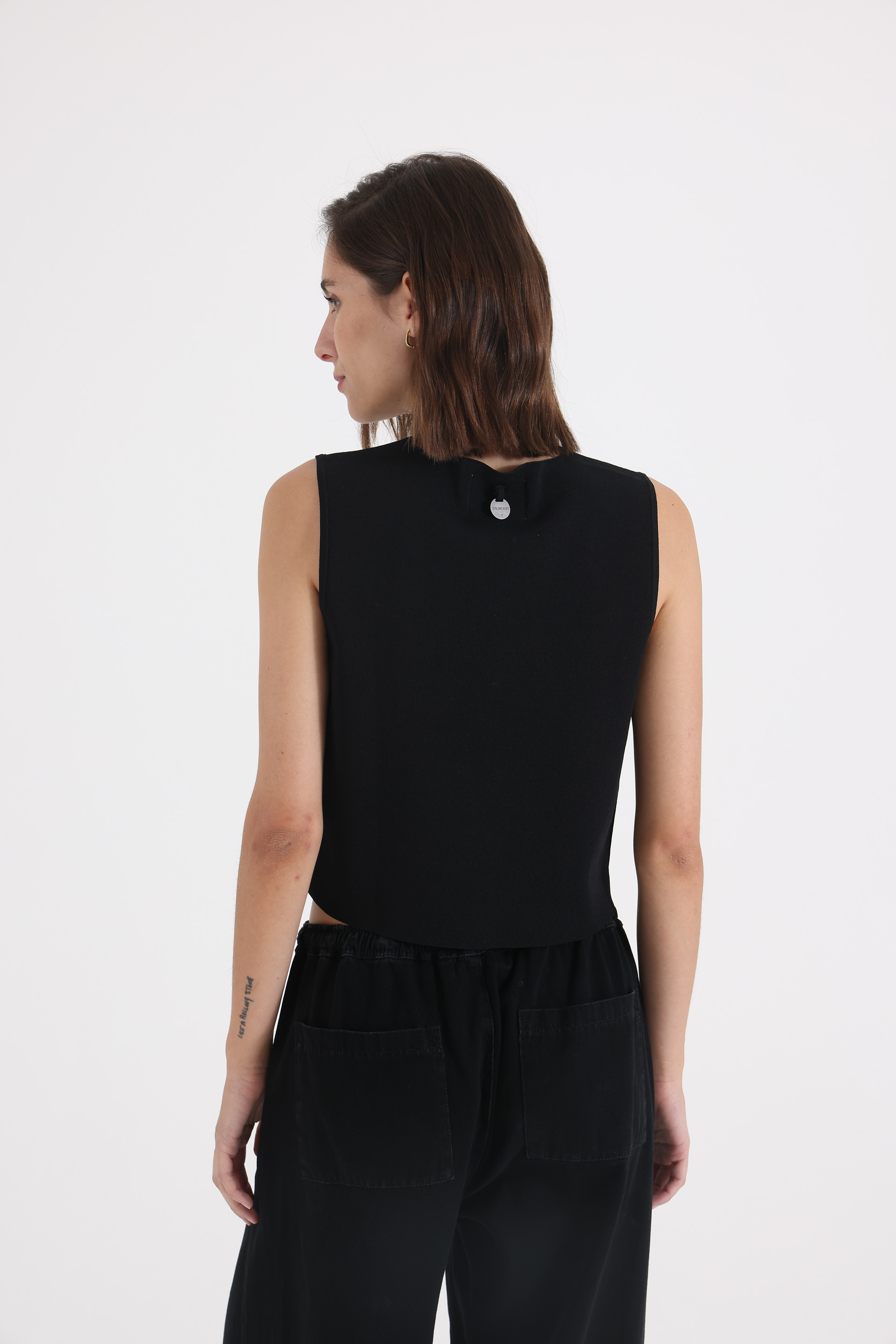 CHALECO-SASTRERO-SARA-NEGRO-0800365102