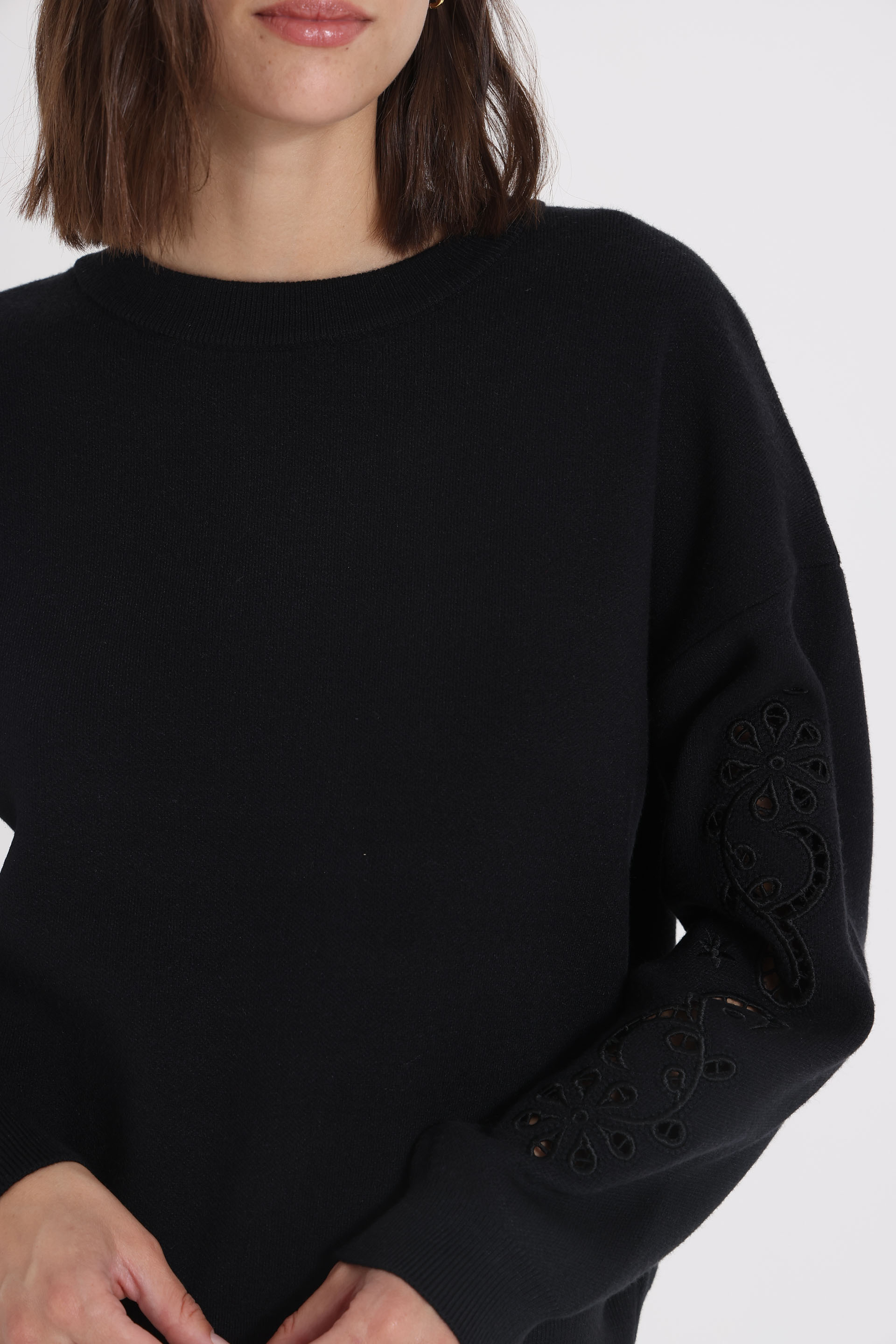 SWEATER-CALADO-BRISA-NEGRO-0800375102