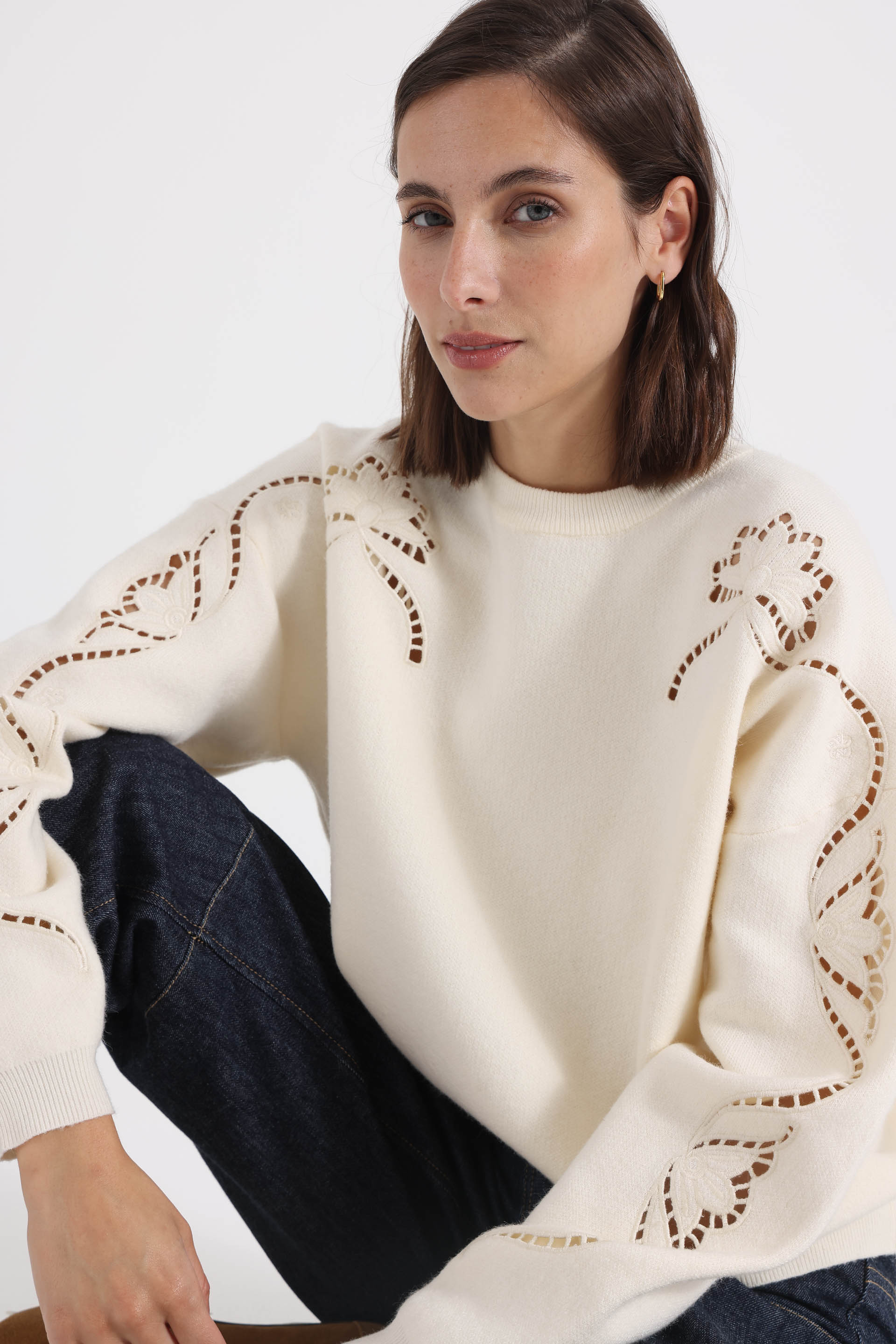 SWEATER-TEJIDO-BORDADO-MINERVA-CRUDO-0800402106