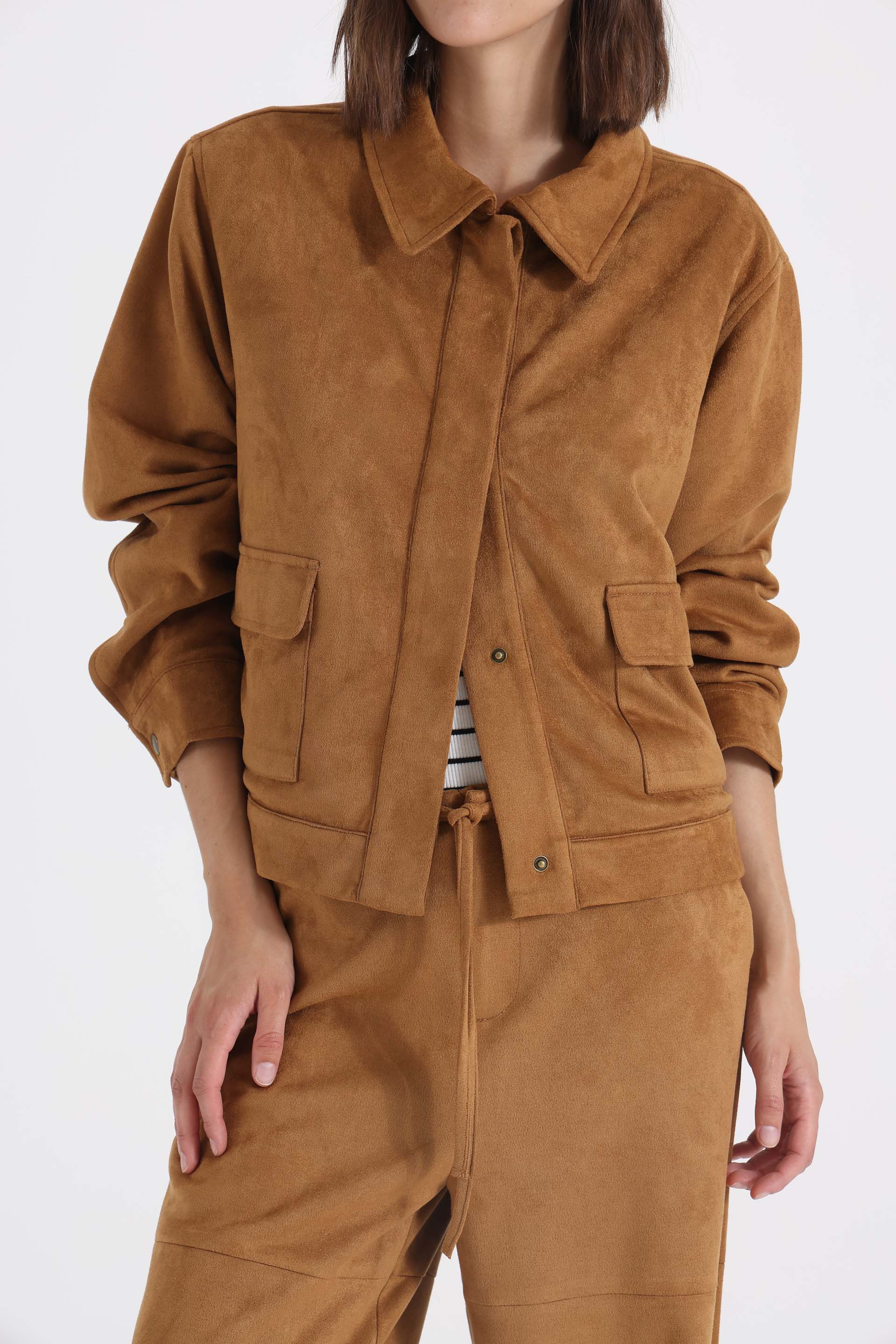 CHAQUETA-GAMUZA-REGULAR-FIT-CELINA-CAMEL-16001591CM