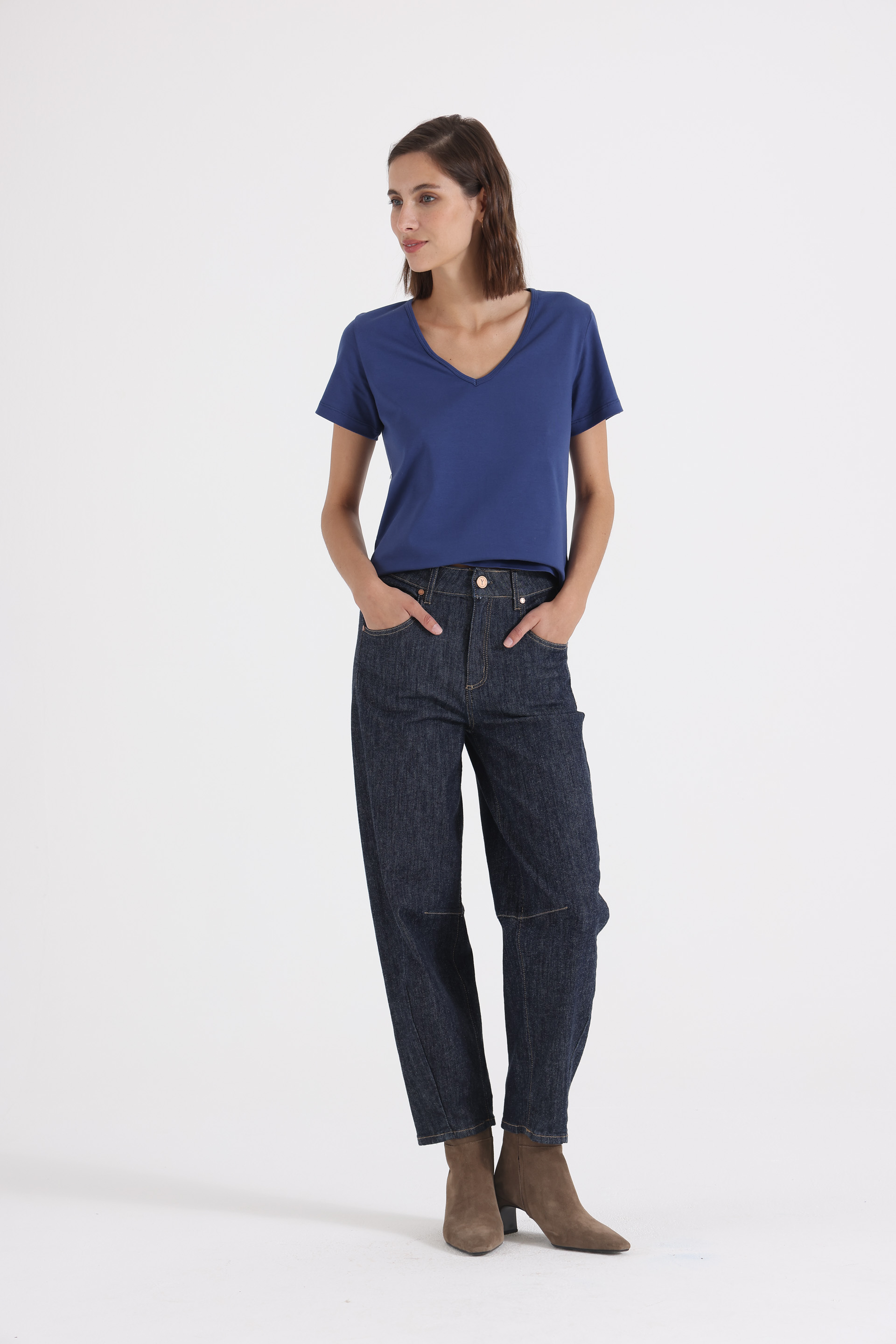 REMERA-MANGA-CORTA-PENELOPE-ESC-V-AZUL MARINO-2401467104