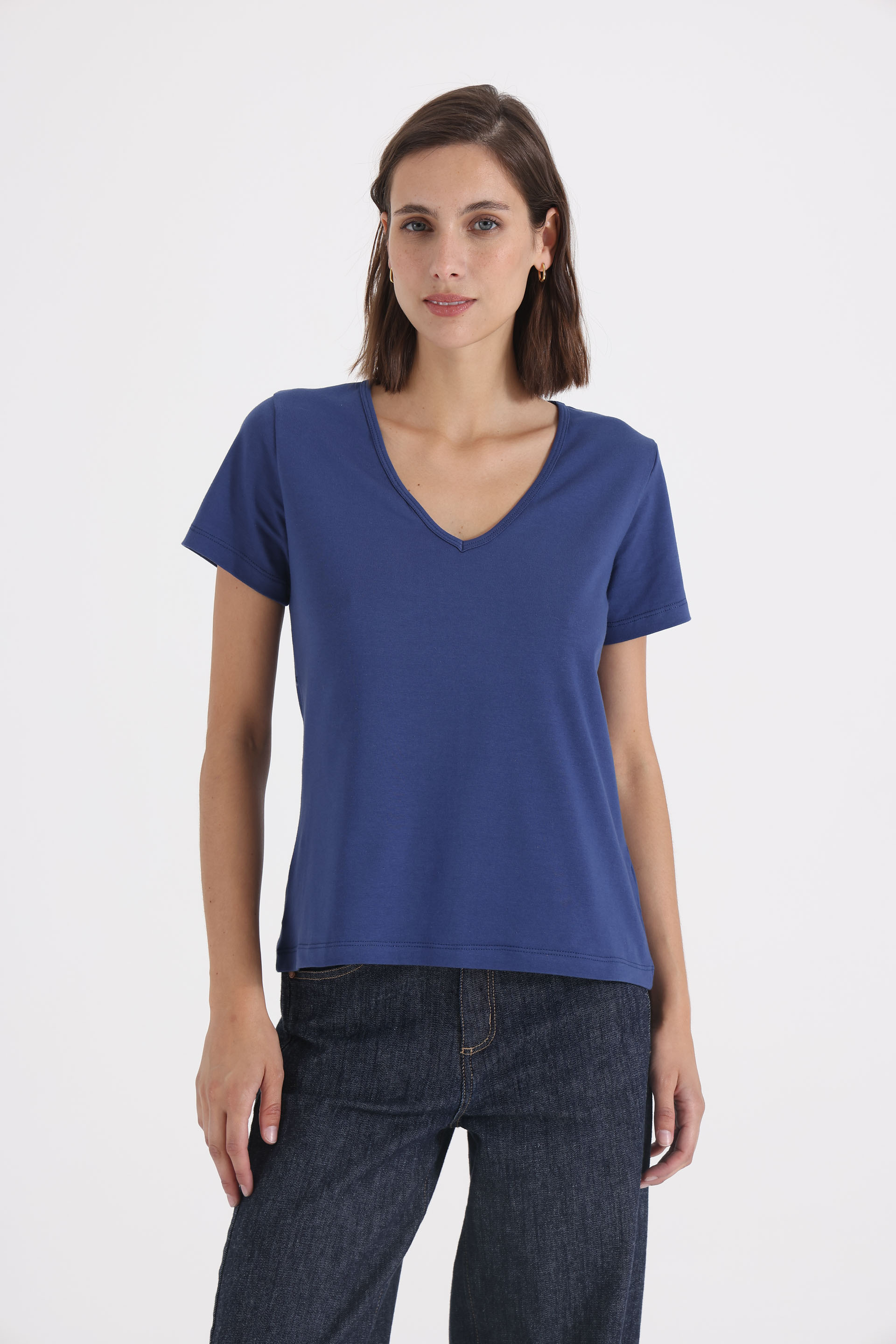 REMERA-MANGA-CORTA-PENELOPE-ESC-V-AZUL MARINO-2401467104