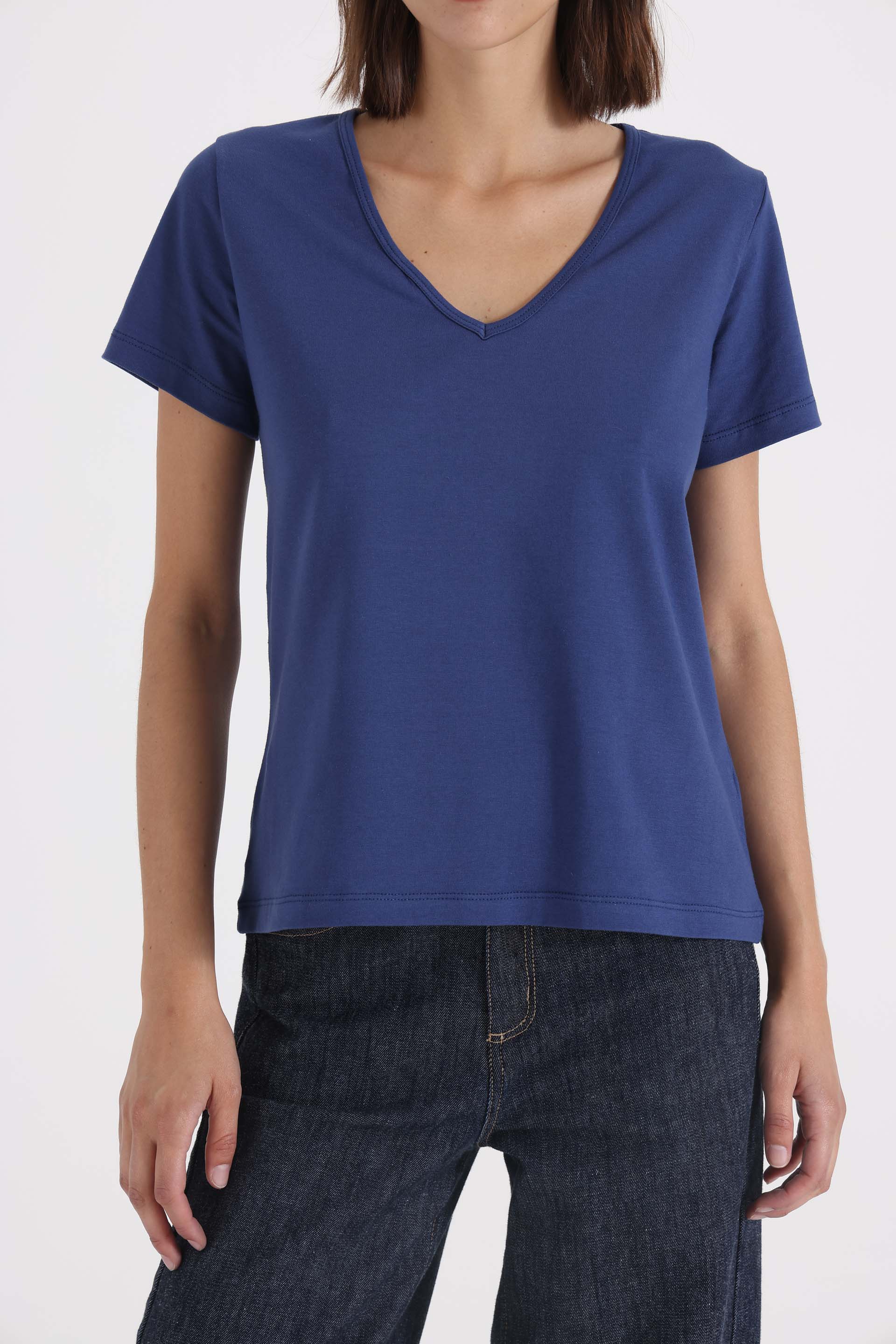 REMERA-MANGA-CORTA-PENELOPE-ESC-V-AZUL MARINO-2401467104