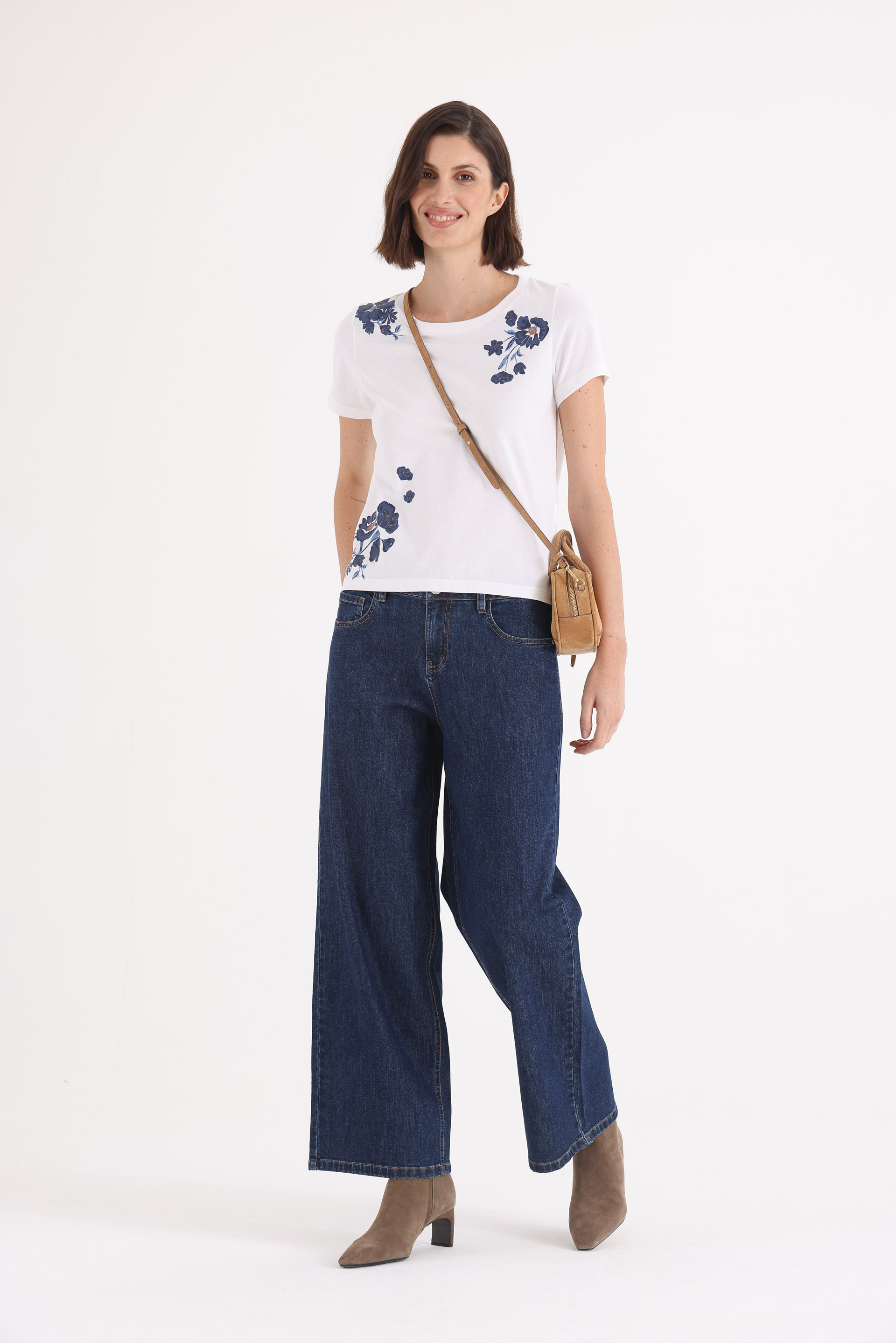 REMERA-ALGODÓN-FLORA-BLANCO-2401498101