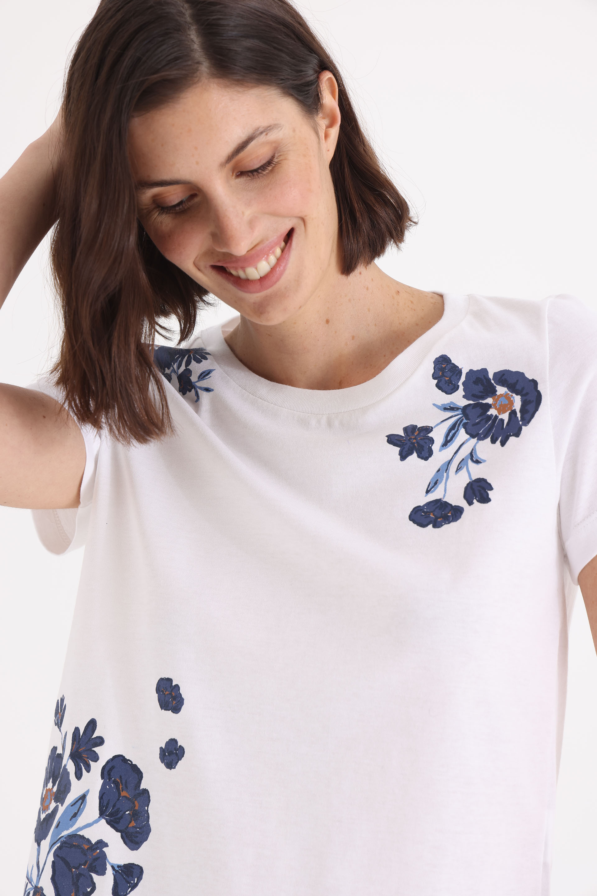 REMERA-ALGODÓN-FLORA-BLANCO-2401498101