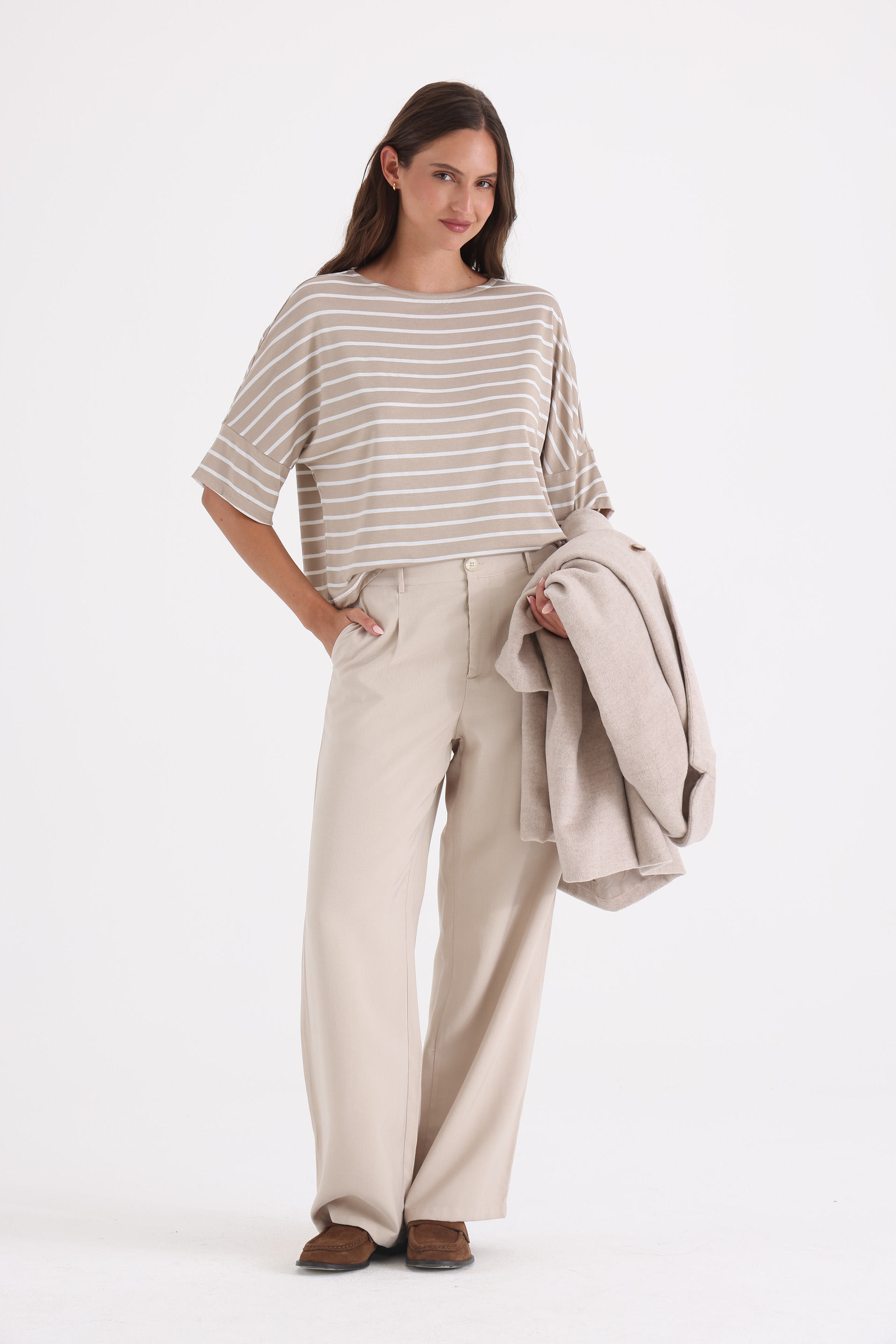 remera-cuello-base-turina-beige-2401462107