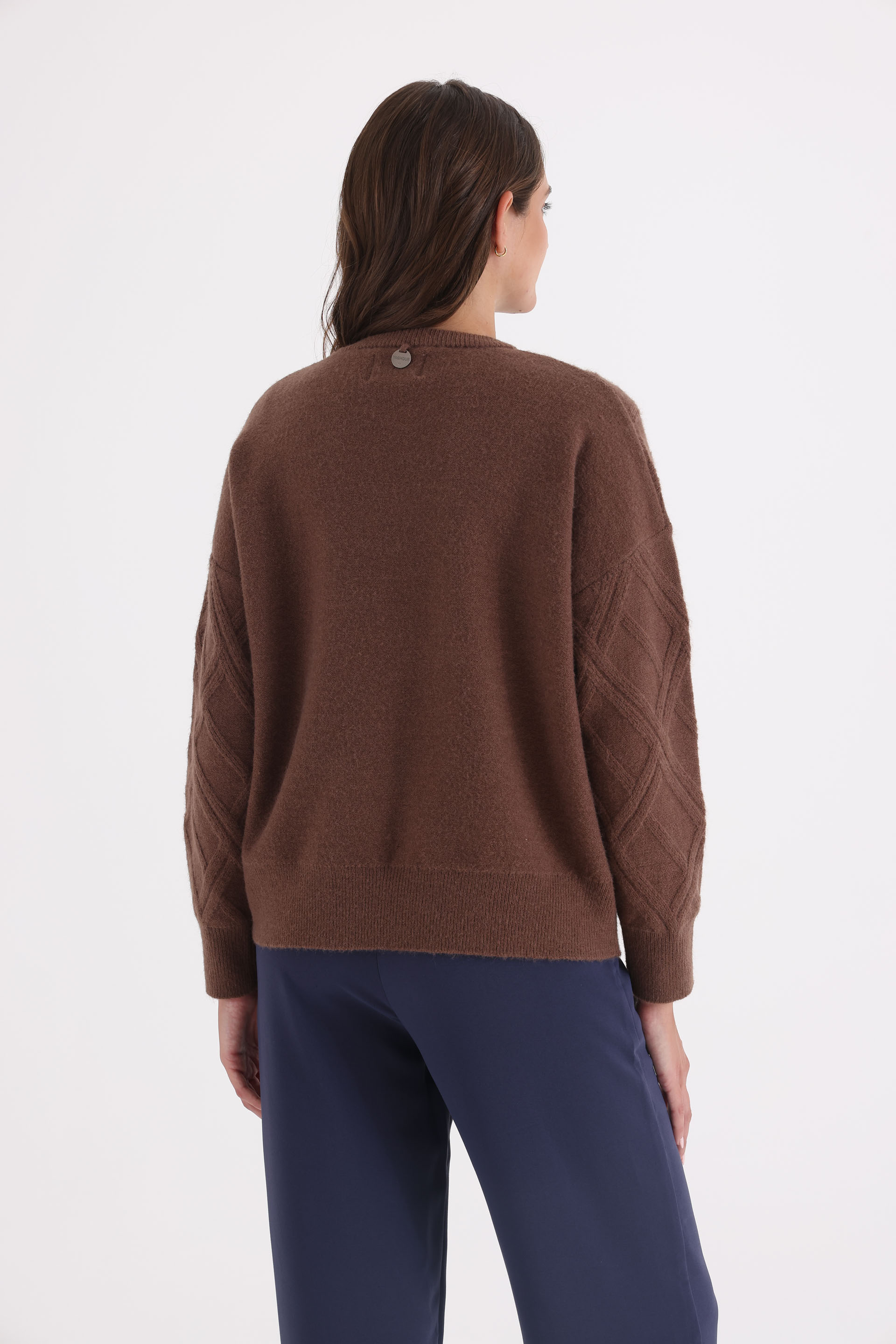 SWEATER-TEJIDO-CUELLO-REDONDO-INES-MARRON-0800378110
