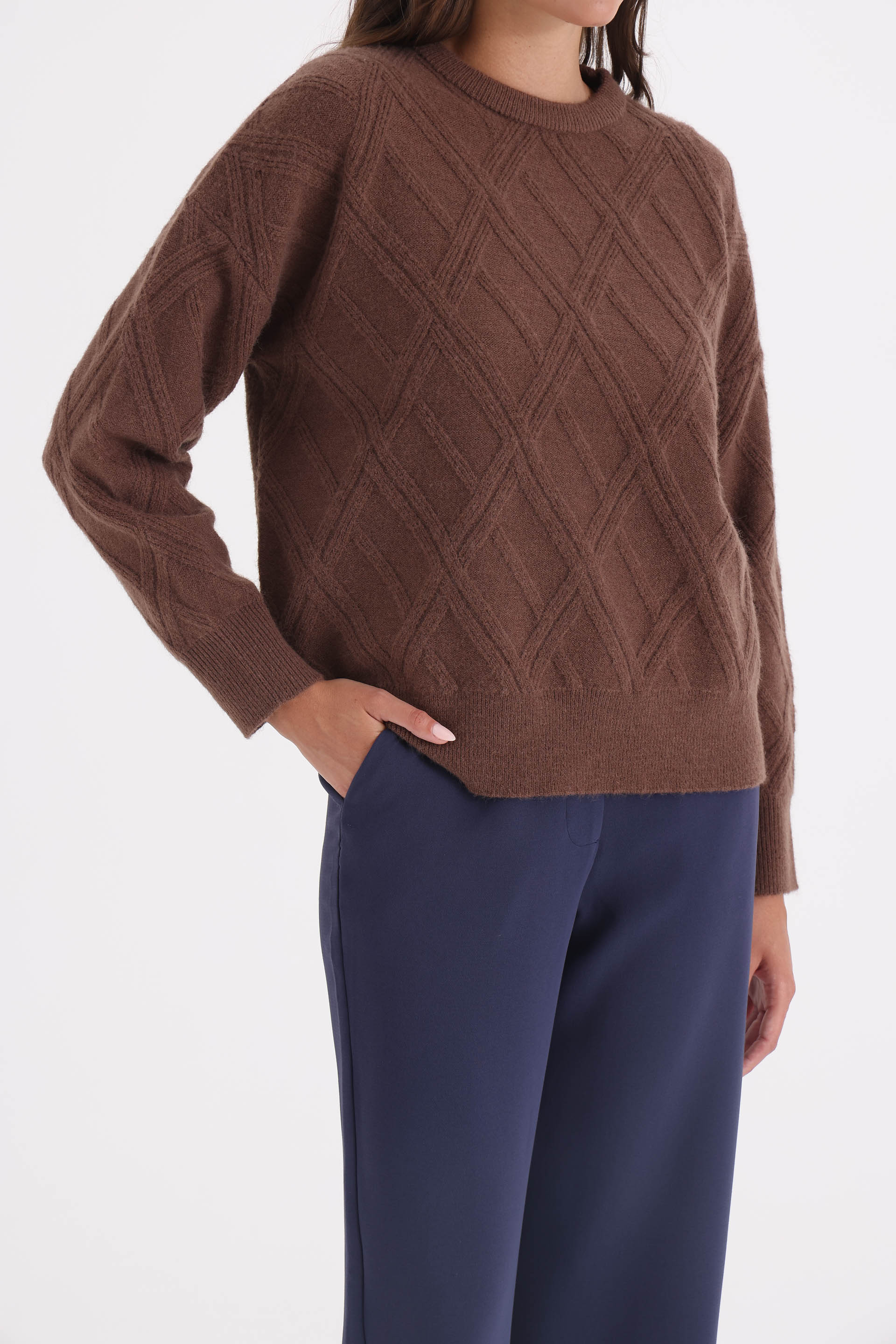 SWEATER-TEJIDO-CUELLO-REDONDO-INES-MARRON-0800378110