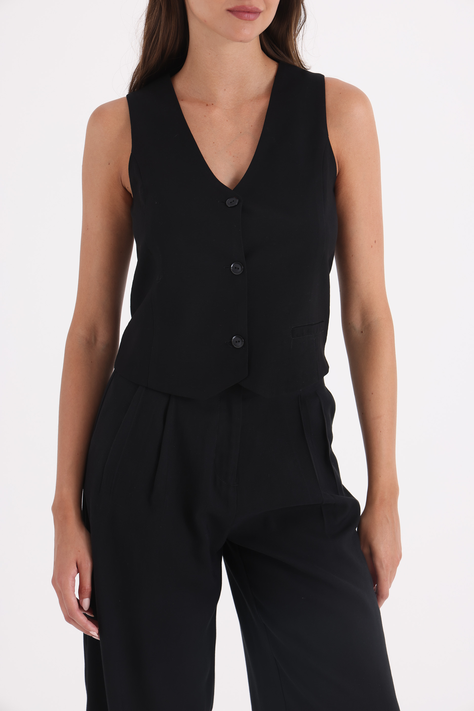 CHALECO-SASTRERO-ENTALLADO-AIME-NEGRO-1400091102