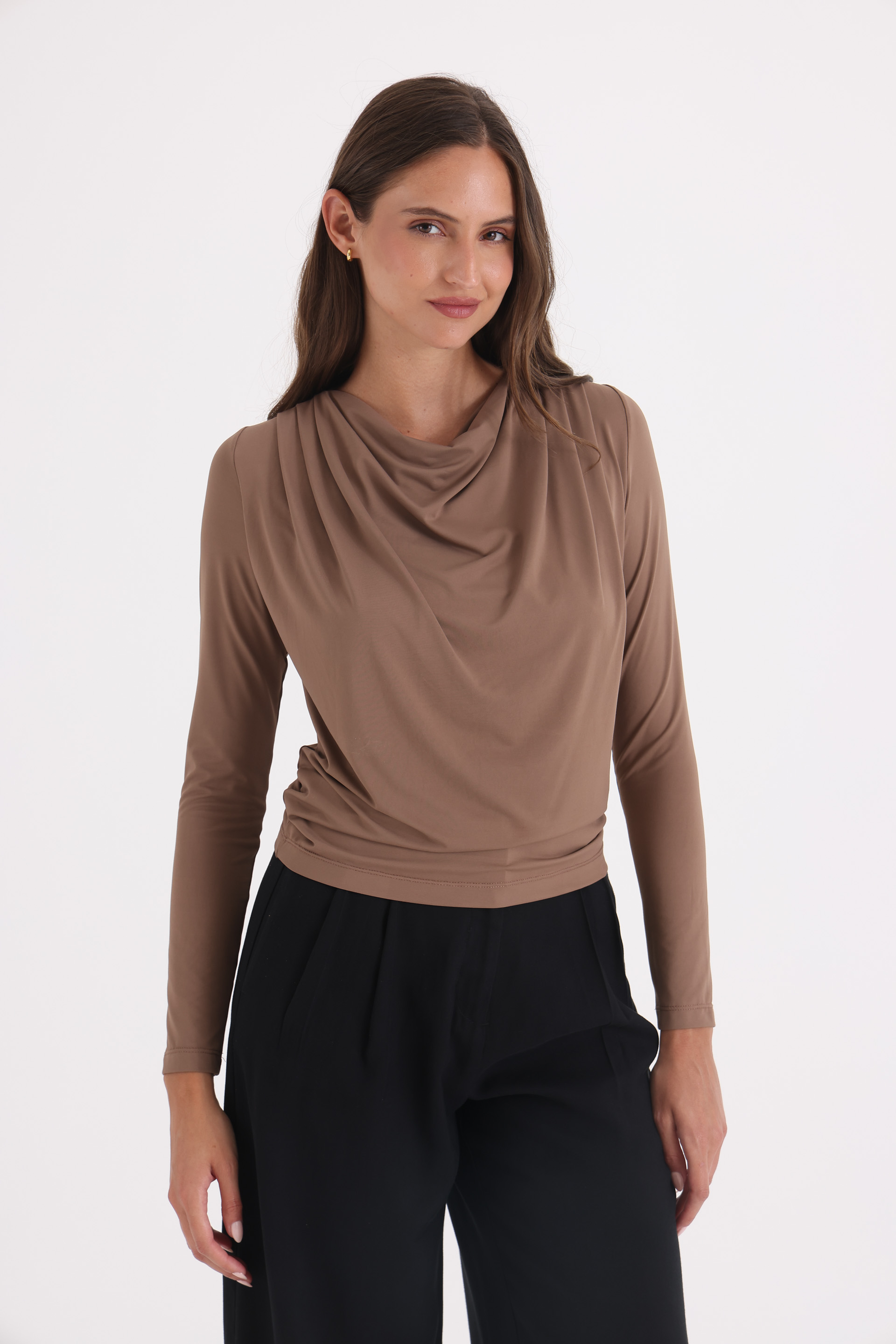 REMERA-MAGA-LARGA-AMARIS-MARRON-2401519110