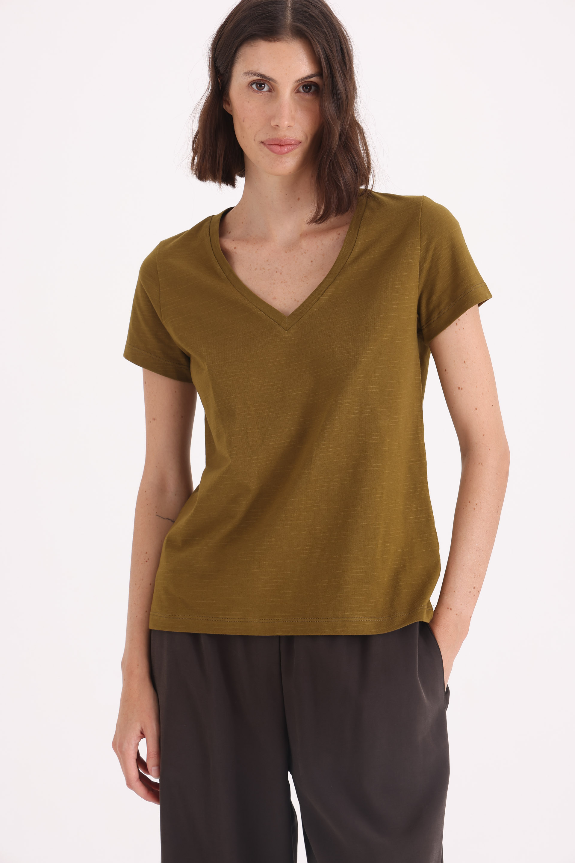 remera-manga-corta-marion-esc-v-verde-musgo-24014691vm