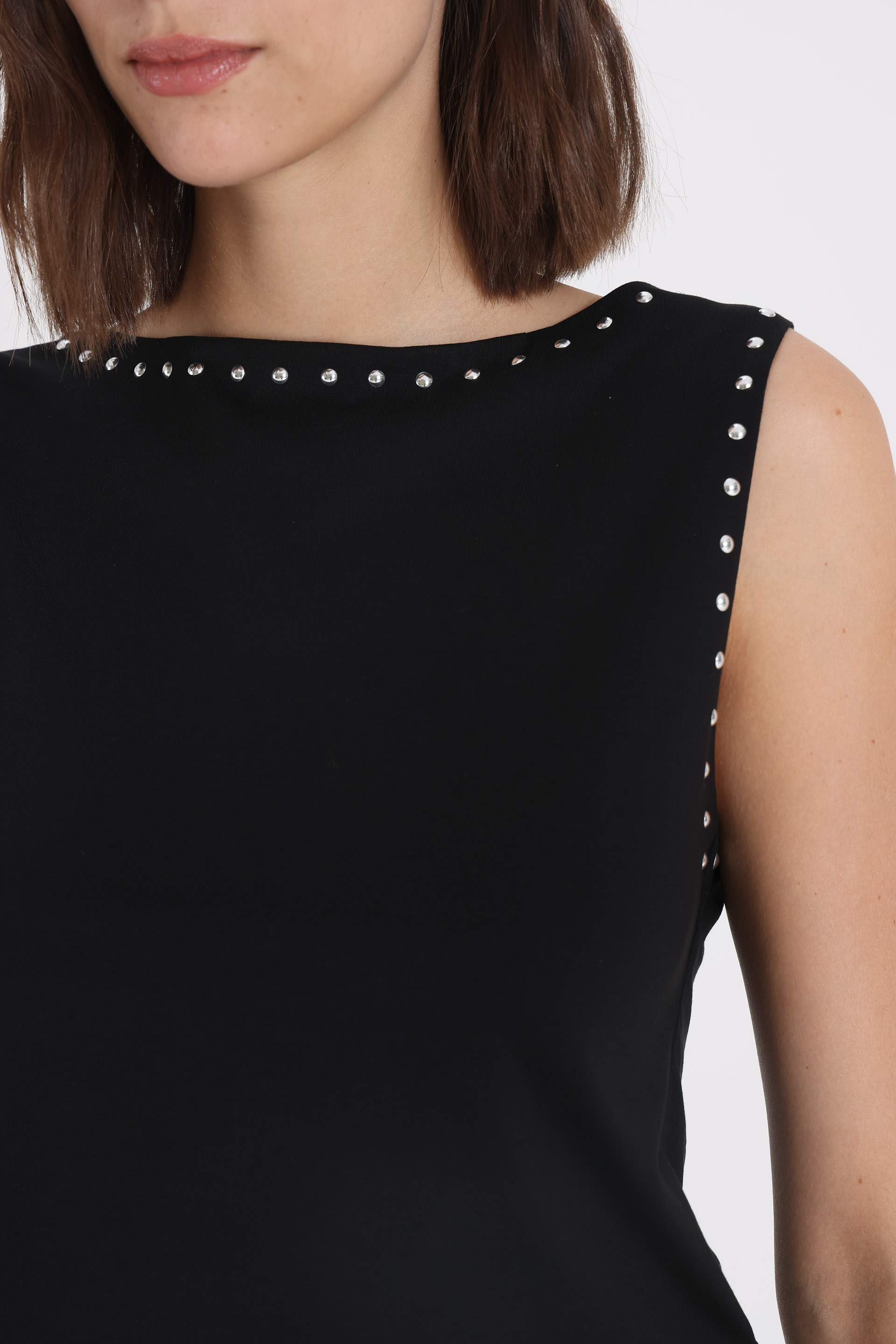 MUSCULOSA-TACHAS-TRINI-NEGRO-2900236102