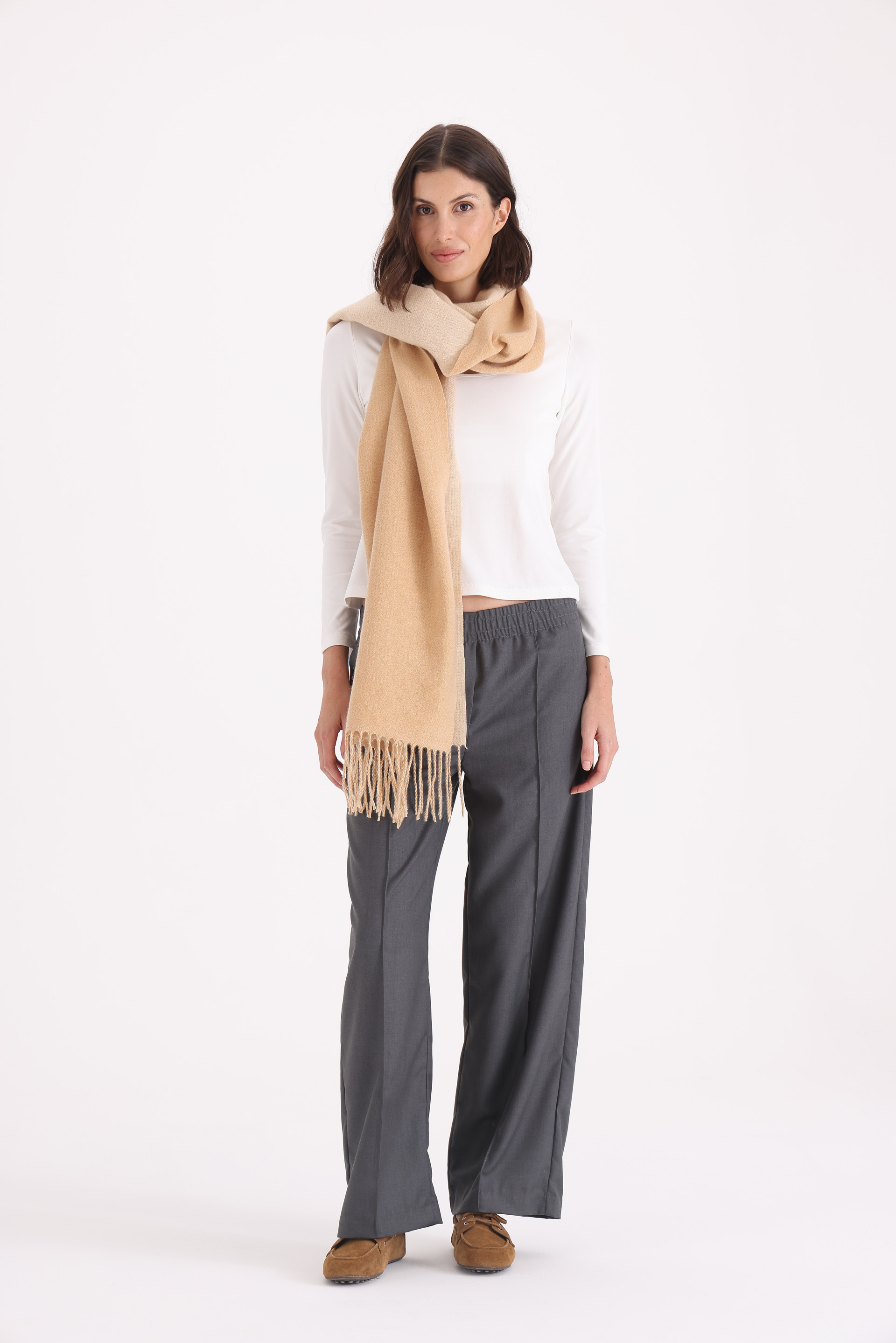 pantalon-pili-wide-leg-gris-oscuro