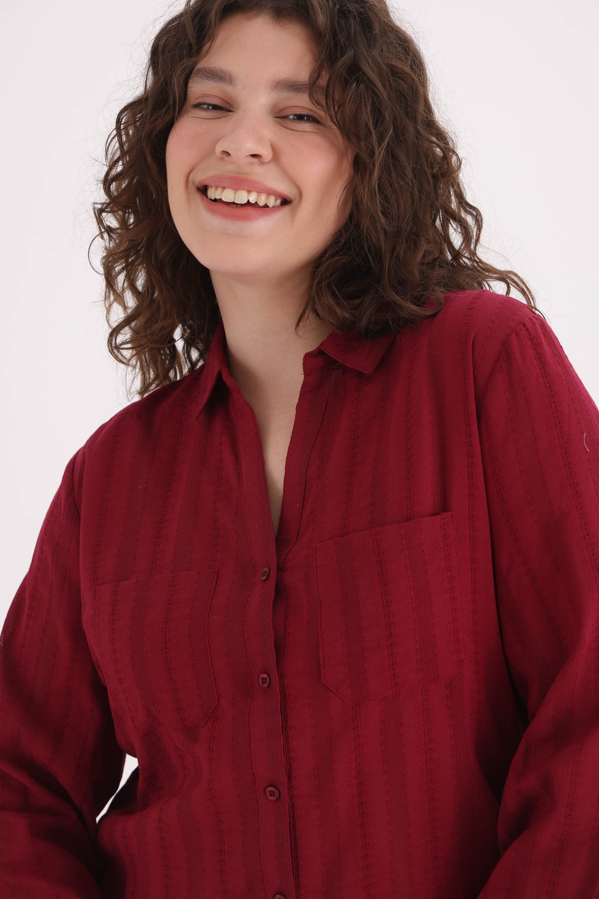 CAMISA-LILY-TEXTURA-ALGODÓN-BORDO-0100720155