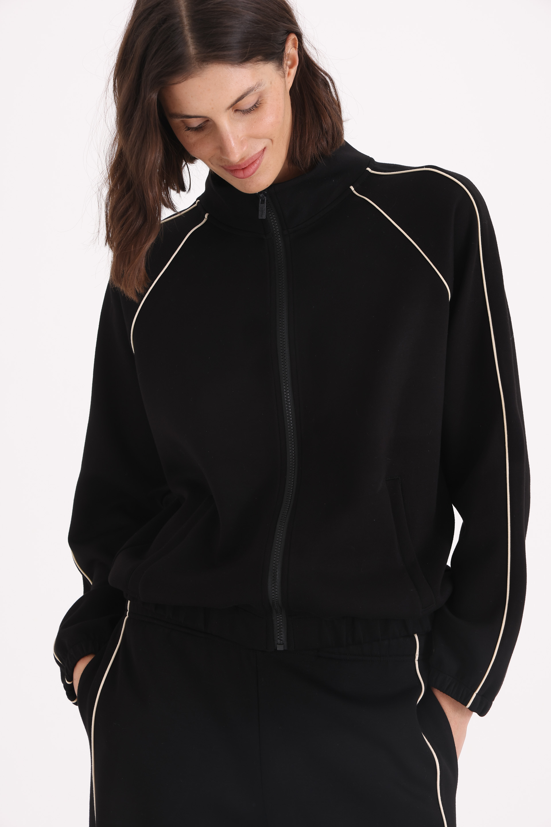 CAMPERA-ALEXA-NEGRO-1000043102