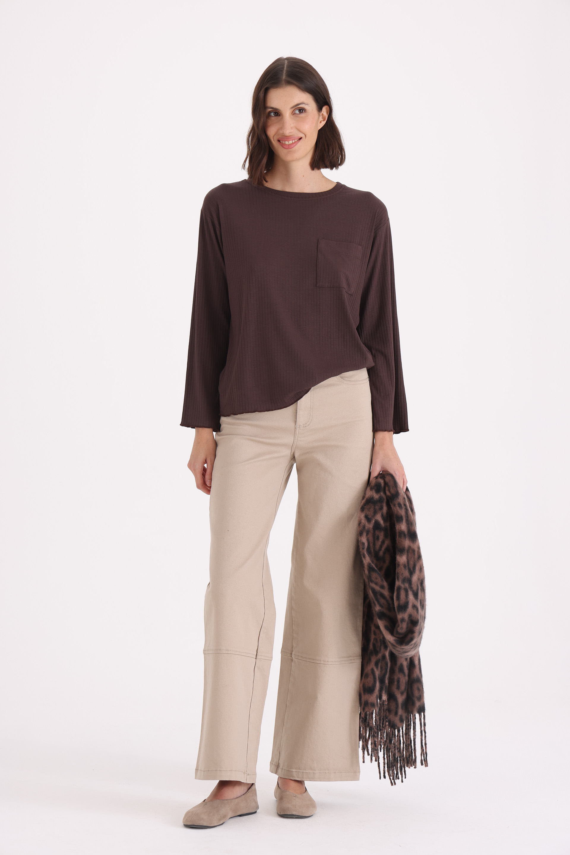 REMERA-ELOISE-MARRON OSCURO-2401314149