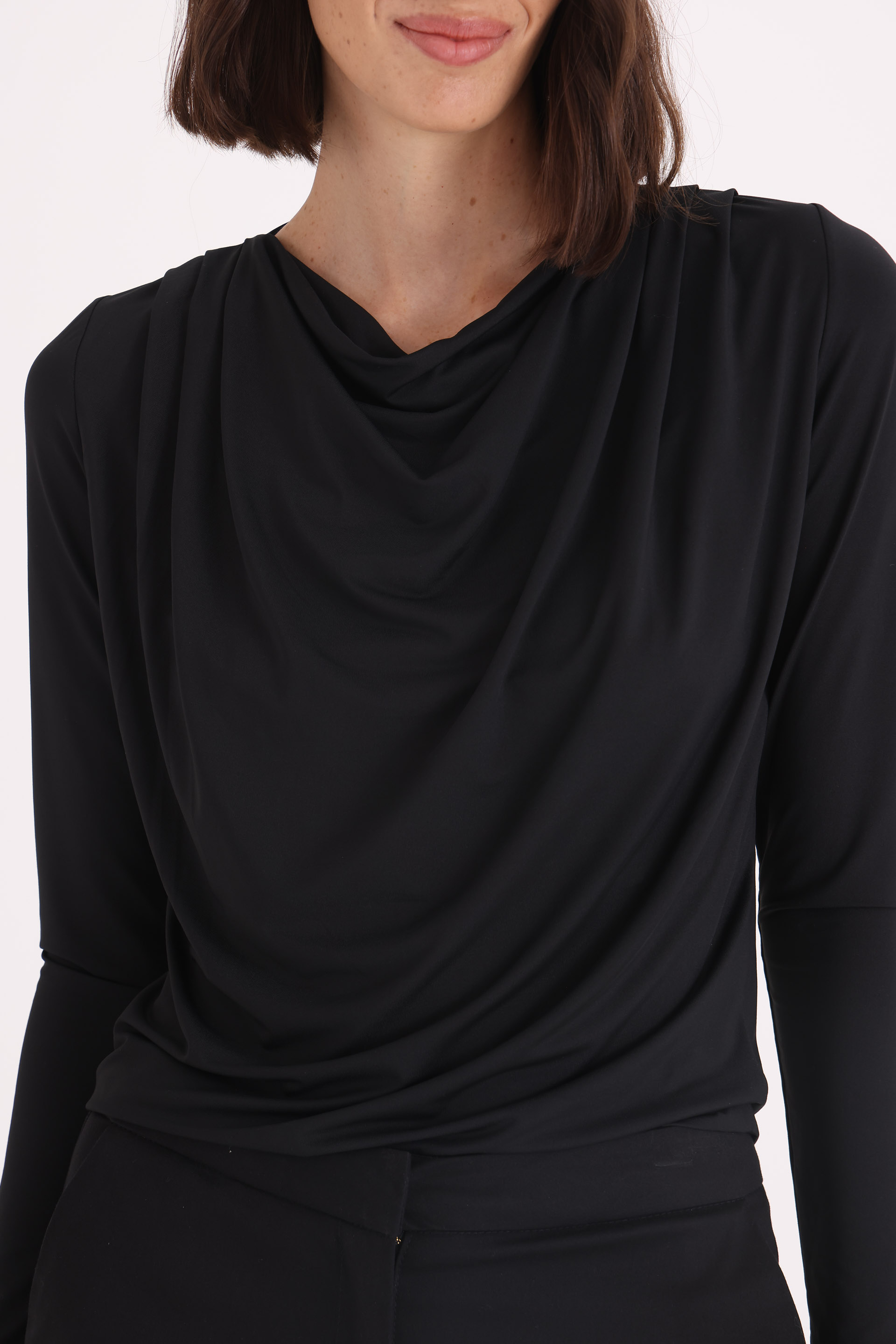 REMERA-MANGA-LARGA--AMARANTO-NEGRO-2900248102