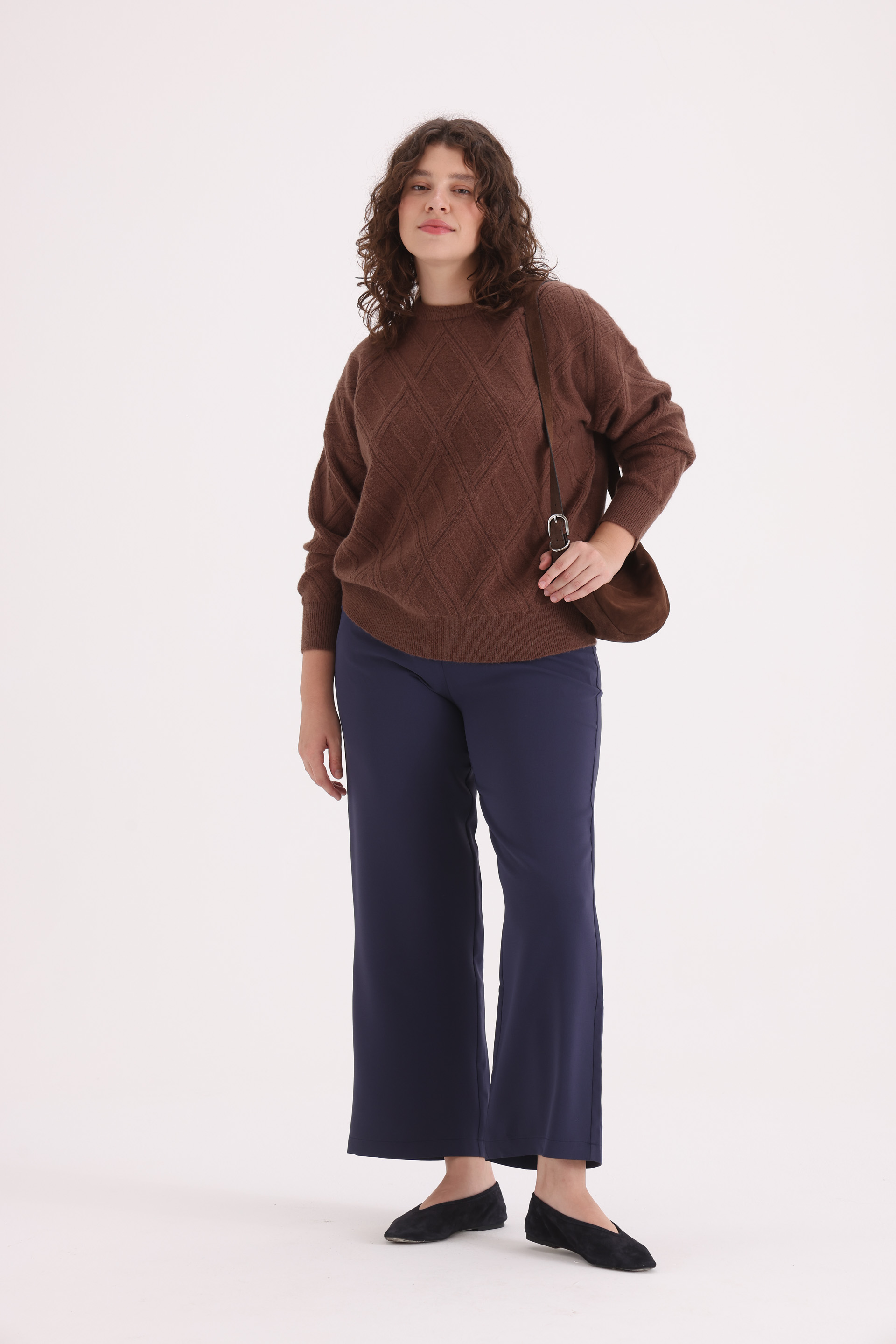SWEATER-TEJIDO-CUELLO-REDONDO-INES-MARRON-0800378110