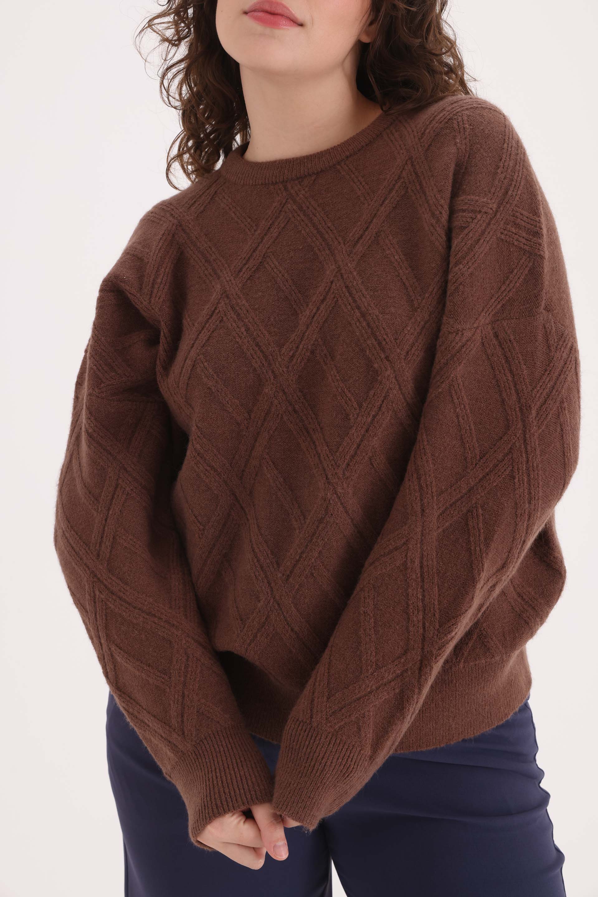 SWEATER-TEJIDO-CUELLO-REDONDO-INES-MARRON-0800378110