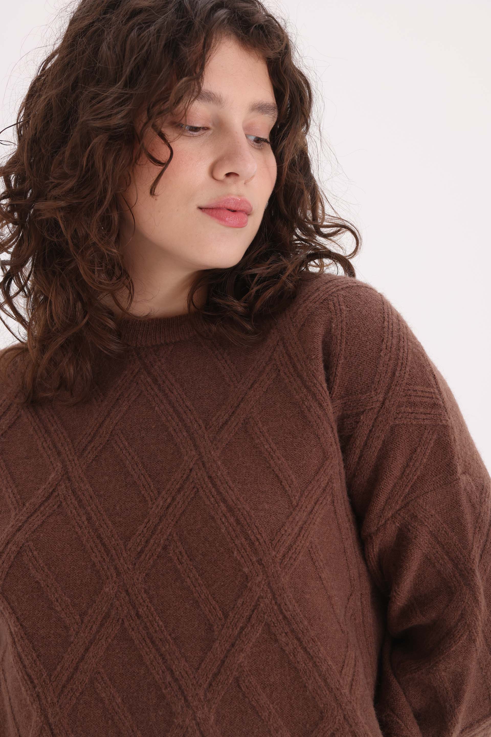 SWEATER-TEJIDO-CUELLO-REDONDO-INES-MARRON-0800378110