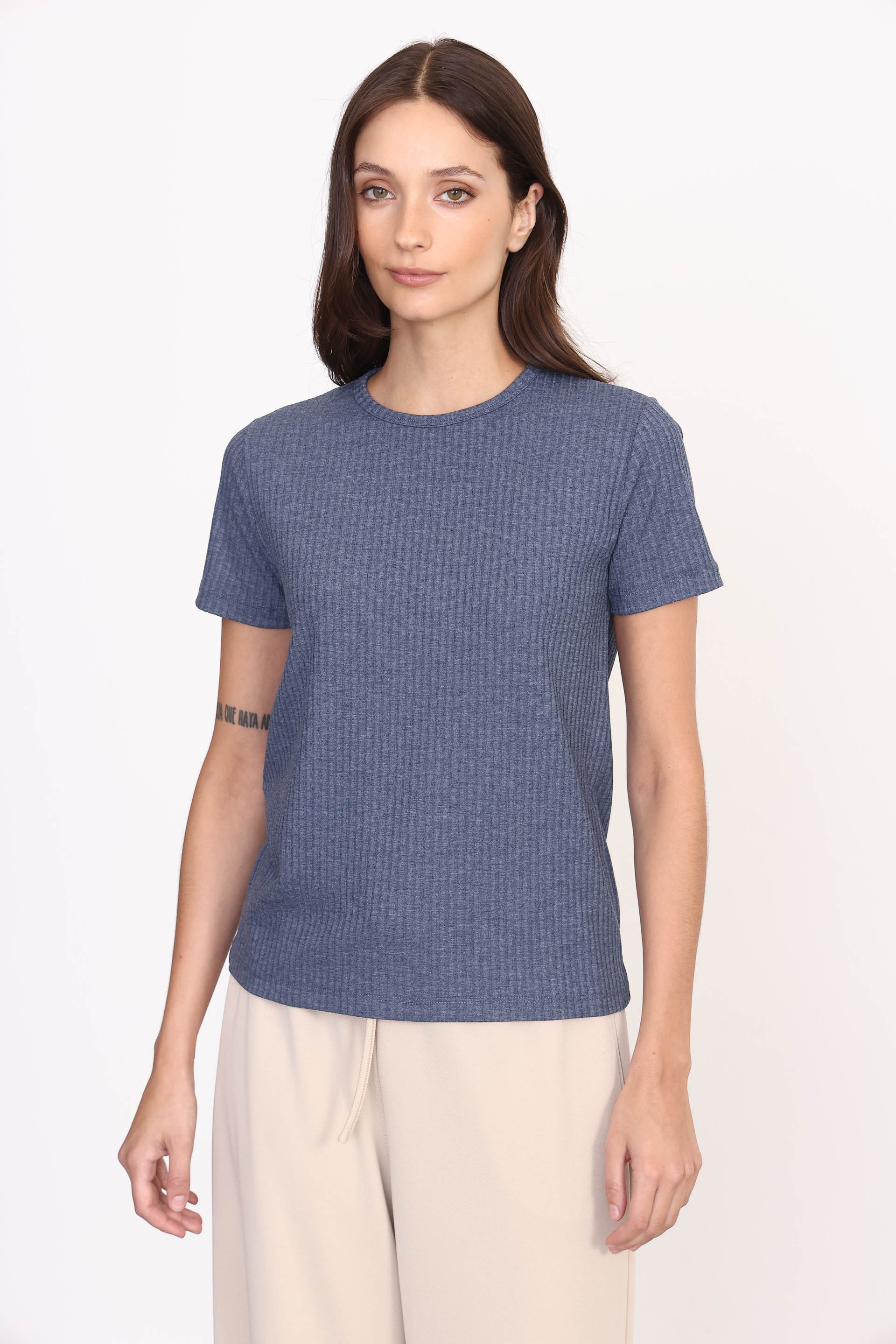 REMERA FLORY AZUL MARINO