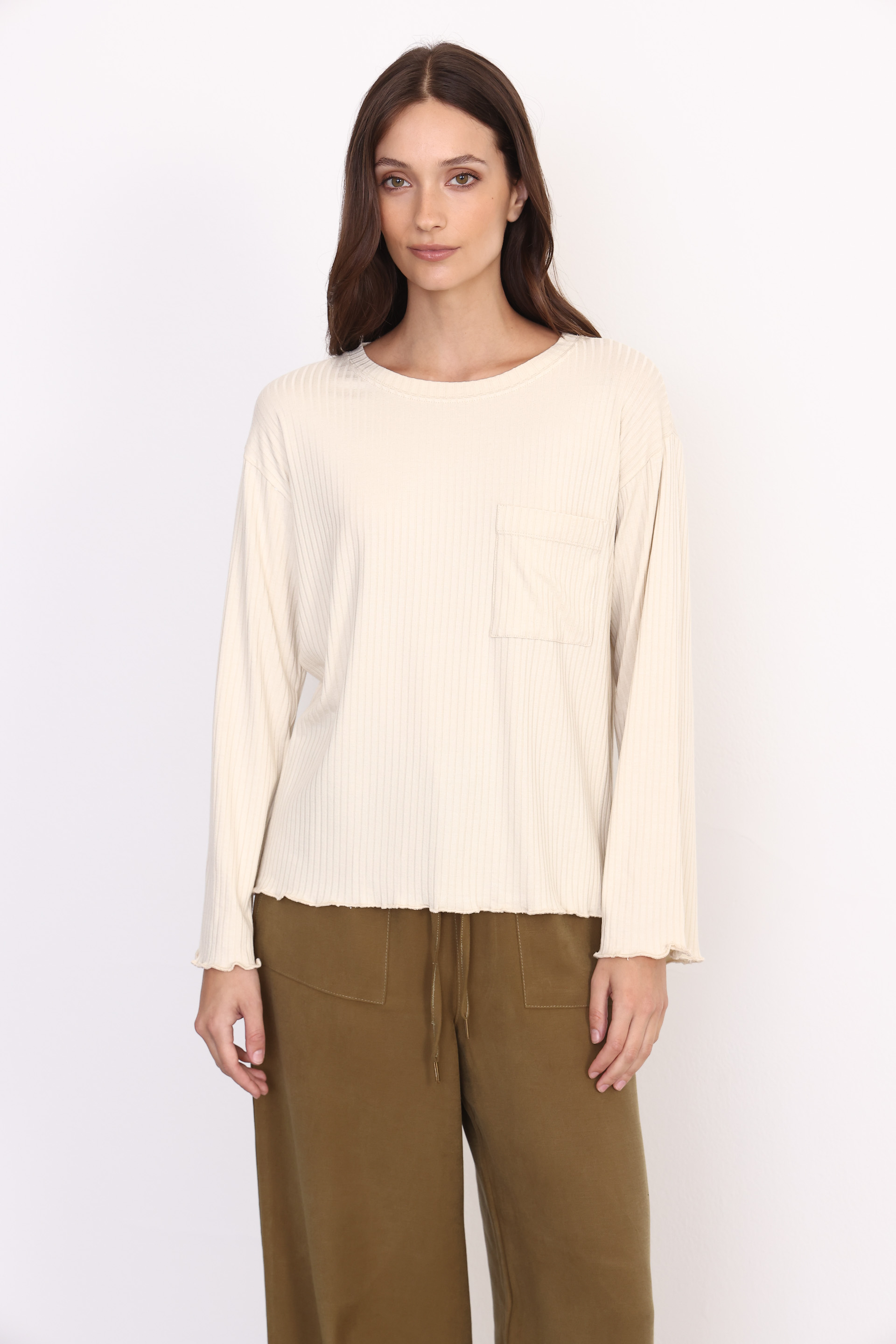 REMERA ELOISE MANTECA 