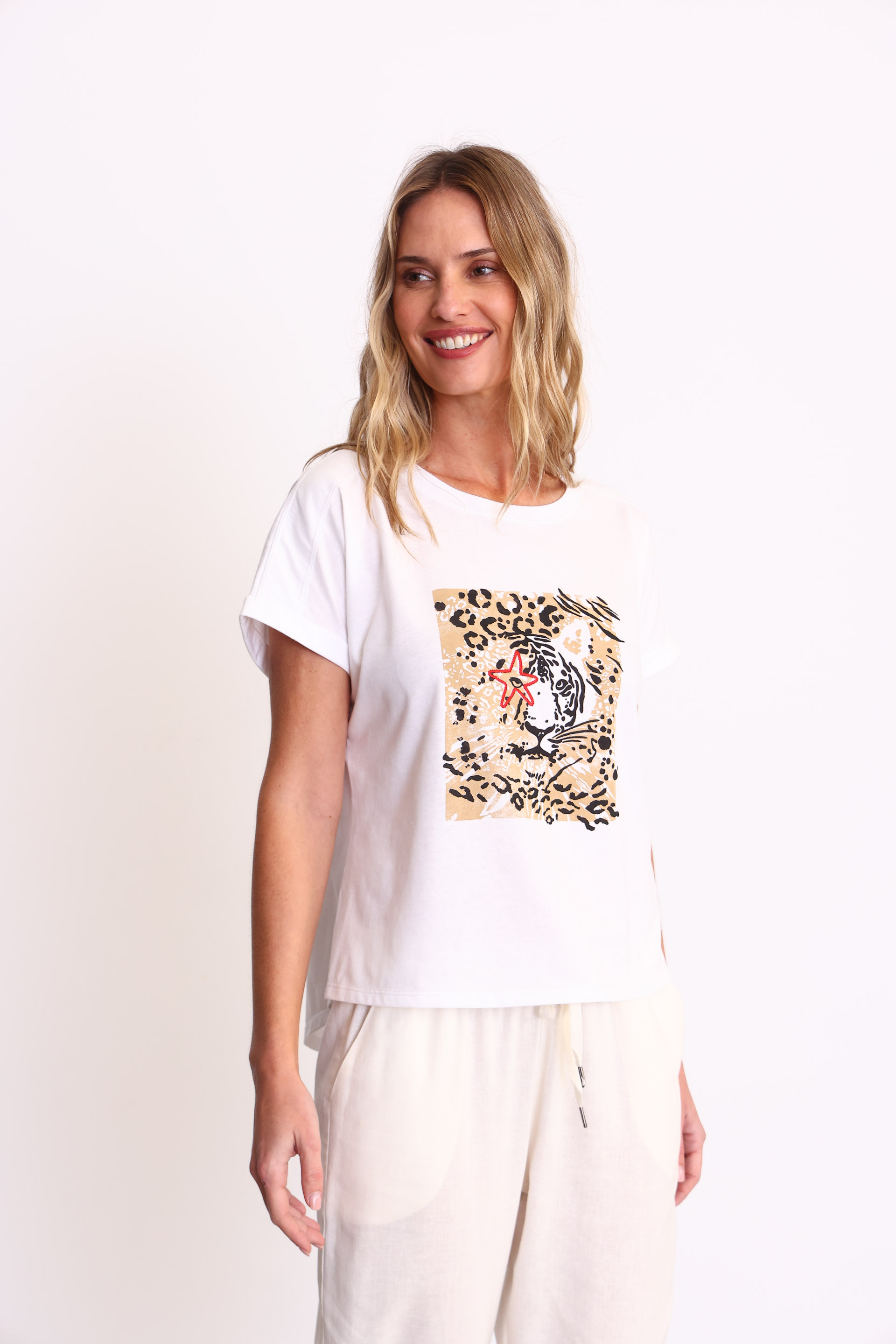 REMERA LEOPARDO BLANCO