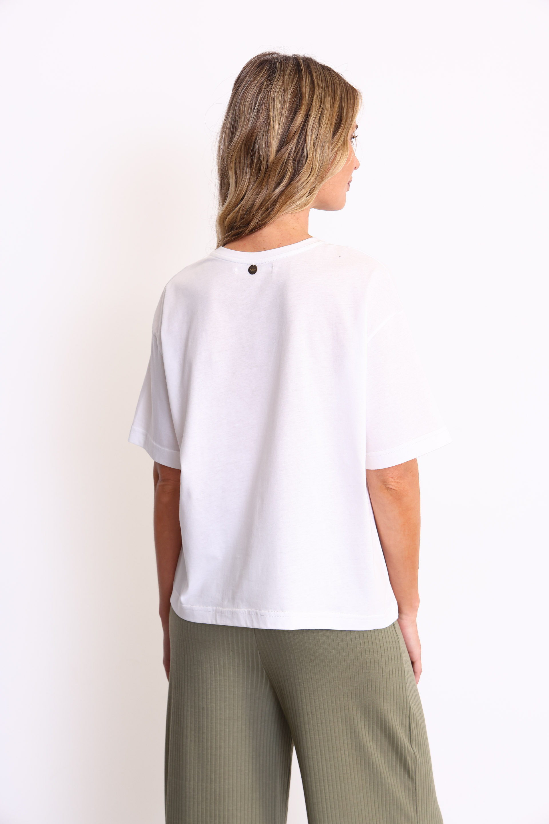 REMERA GIGI OFF WHITE