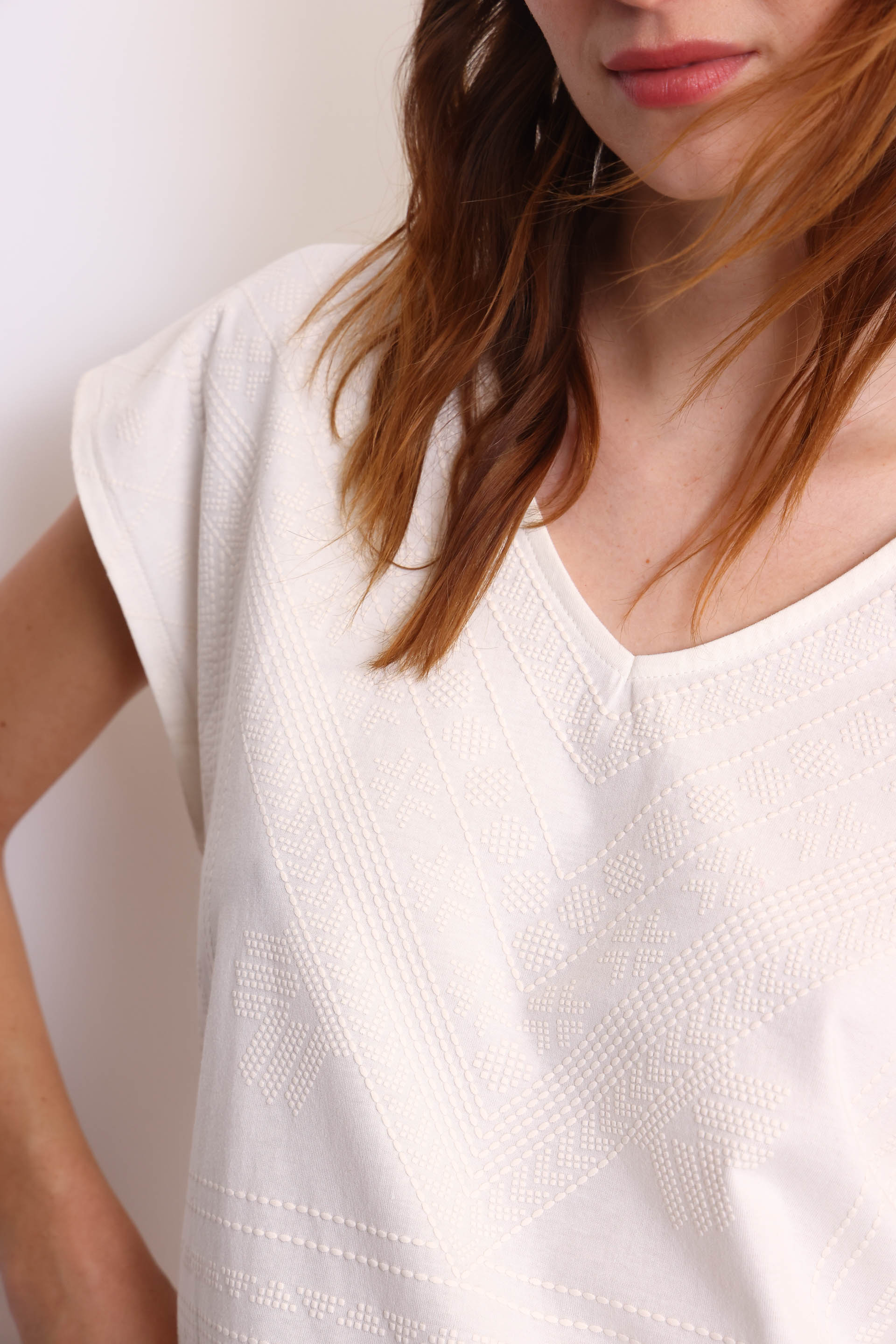 REMERA ÉTNICA EVE OFF WHITE