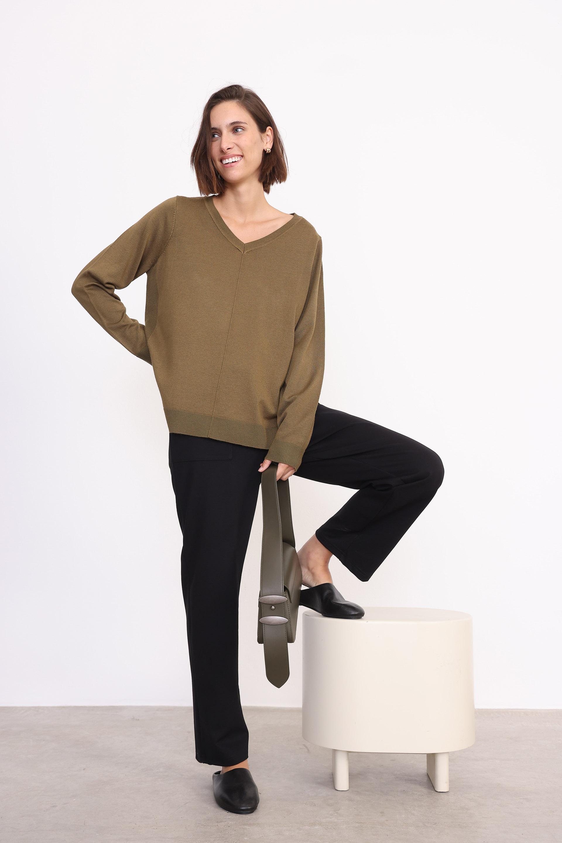 SWEATER LYNN ESCOTE V VERDE SECO