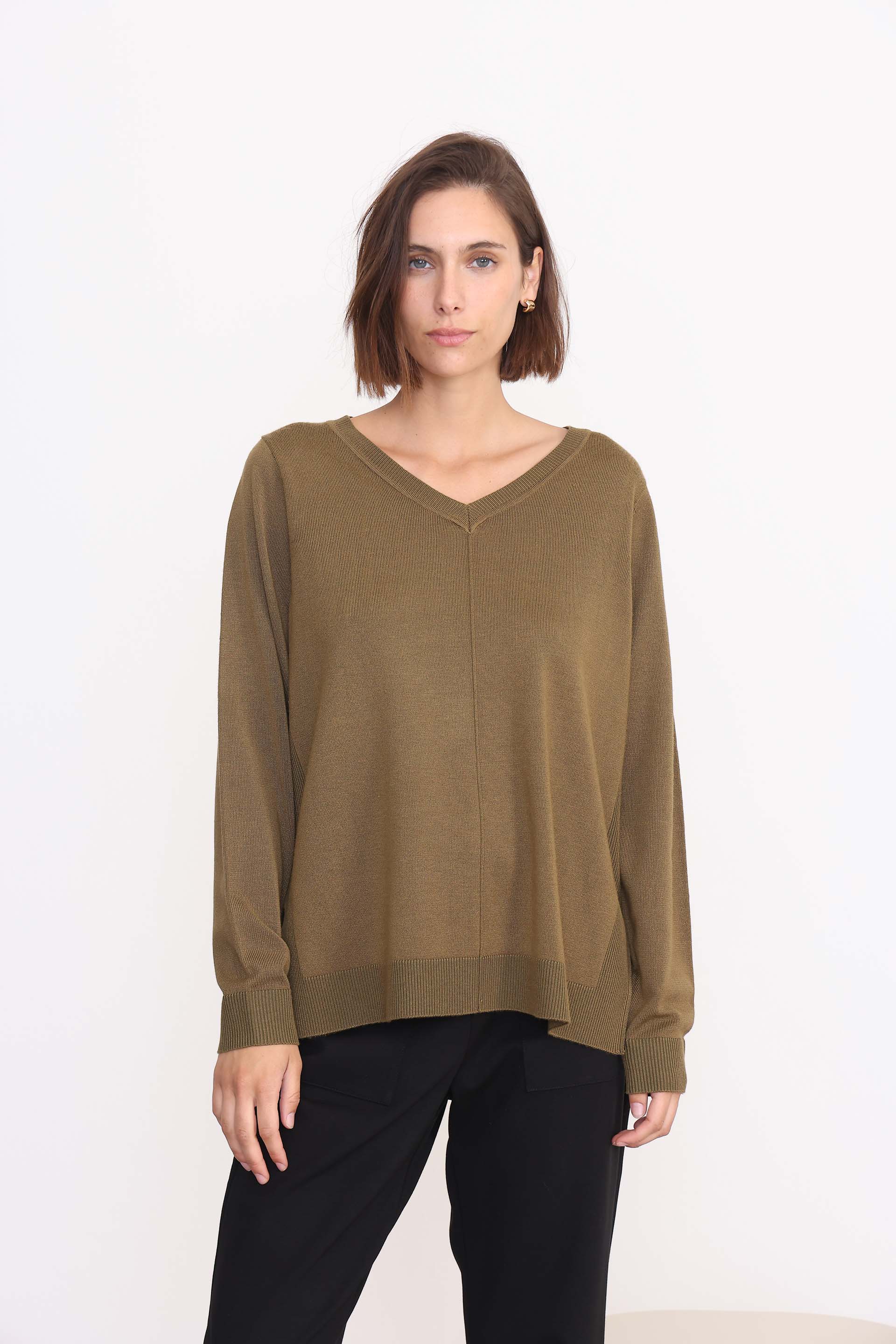 SWEATER LYNN ESCOTE V VERDE SECO