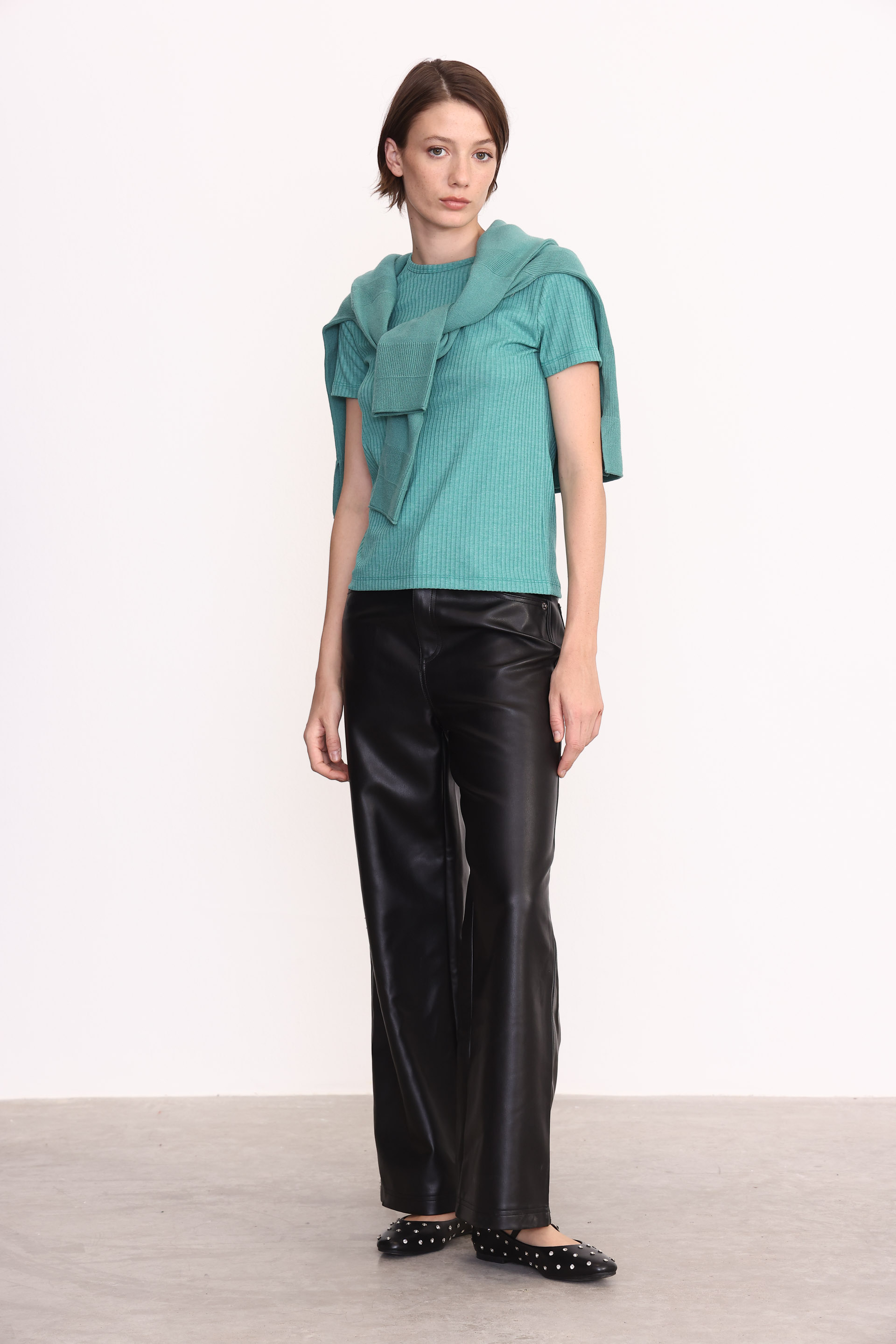 REMERA FLORY VERDE PETROLEO