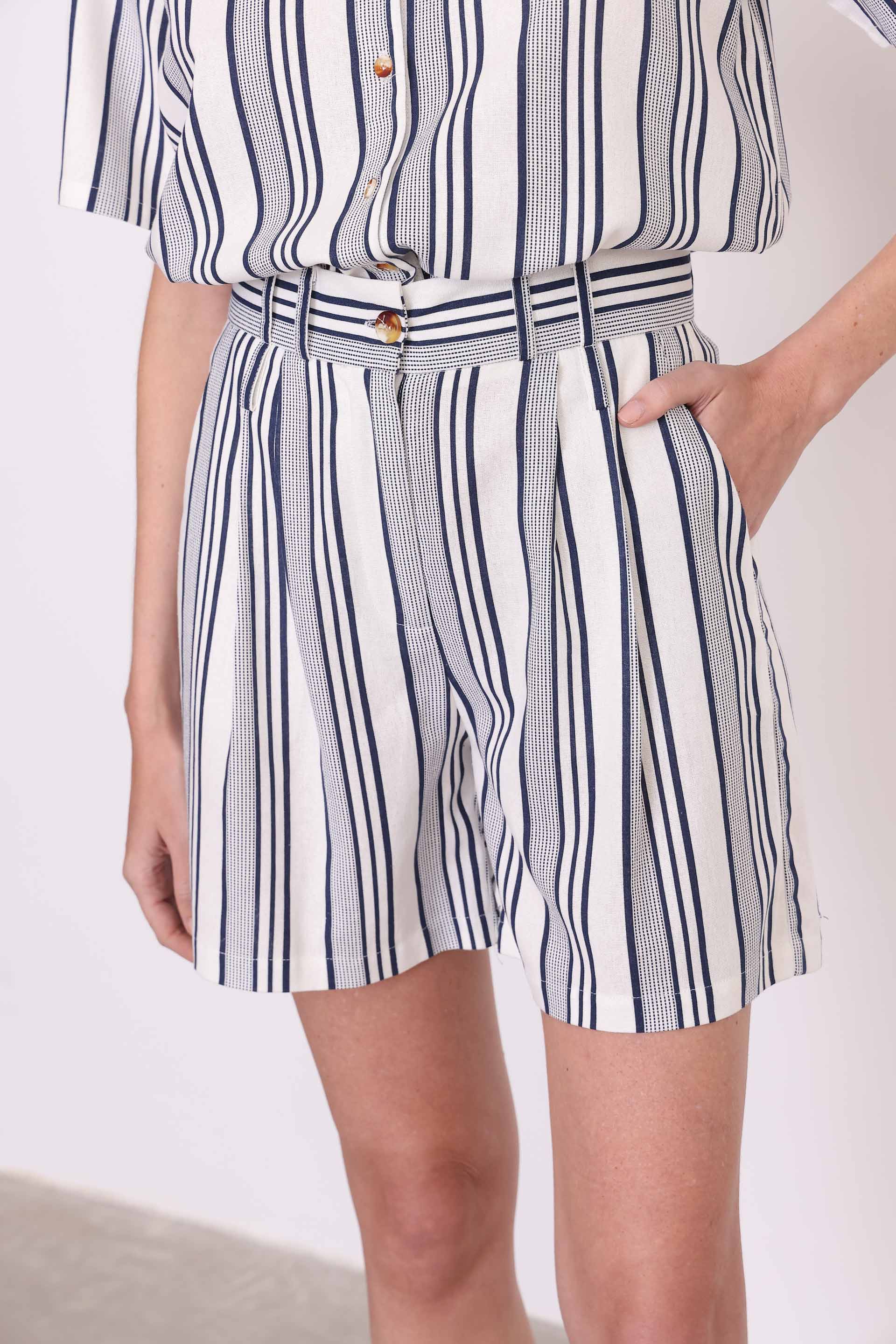 SHORT LUISA  AZUL MARINO