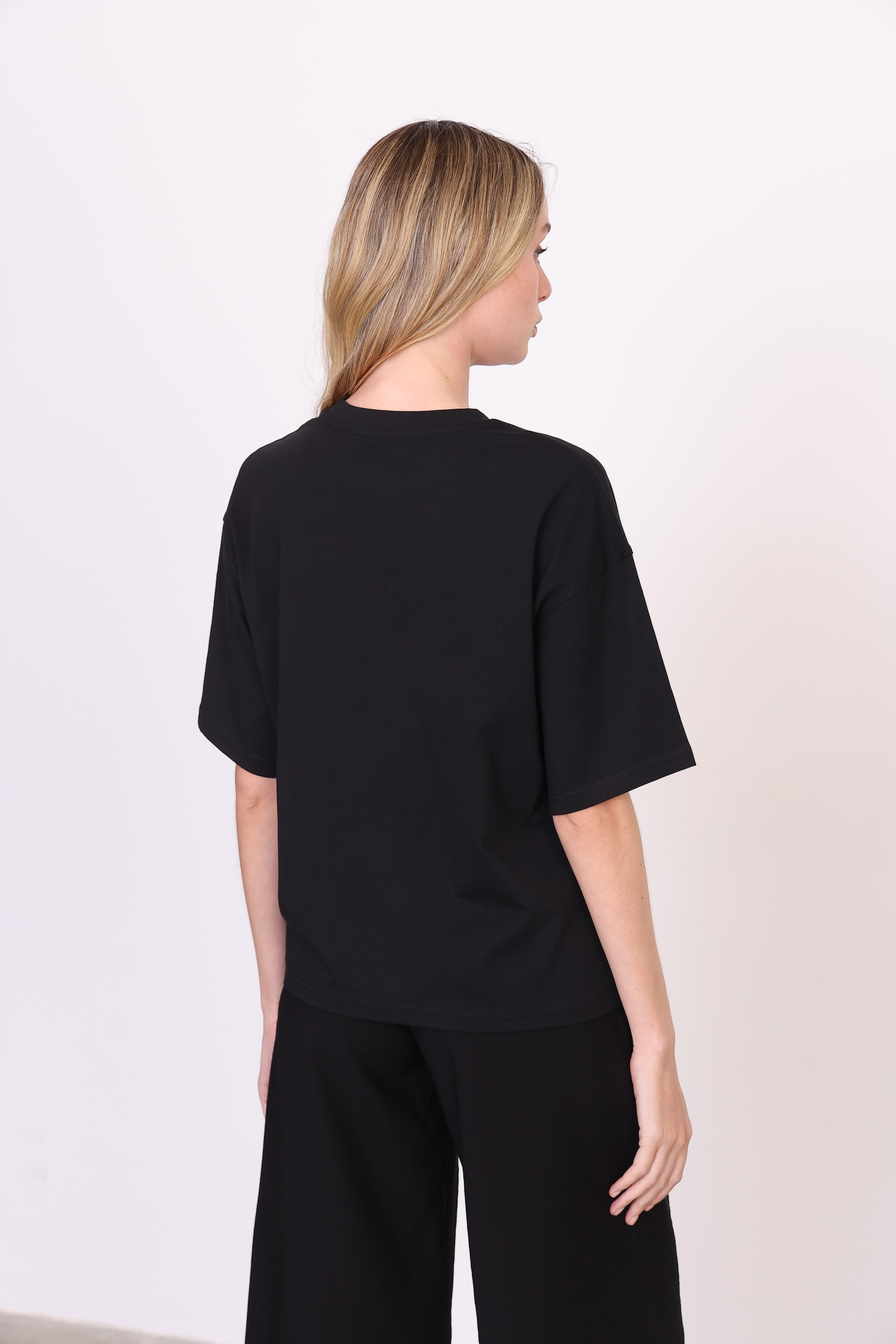 REMERA  OLA NEGRO